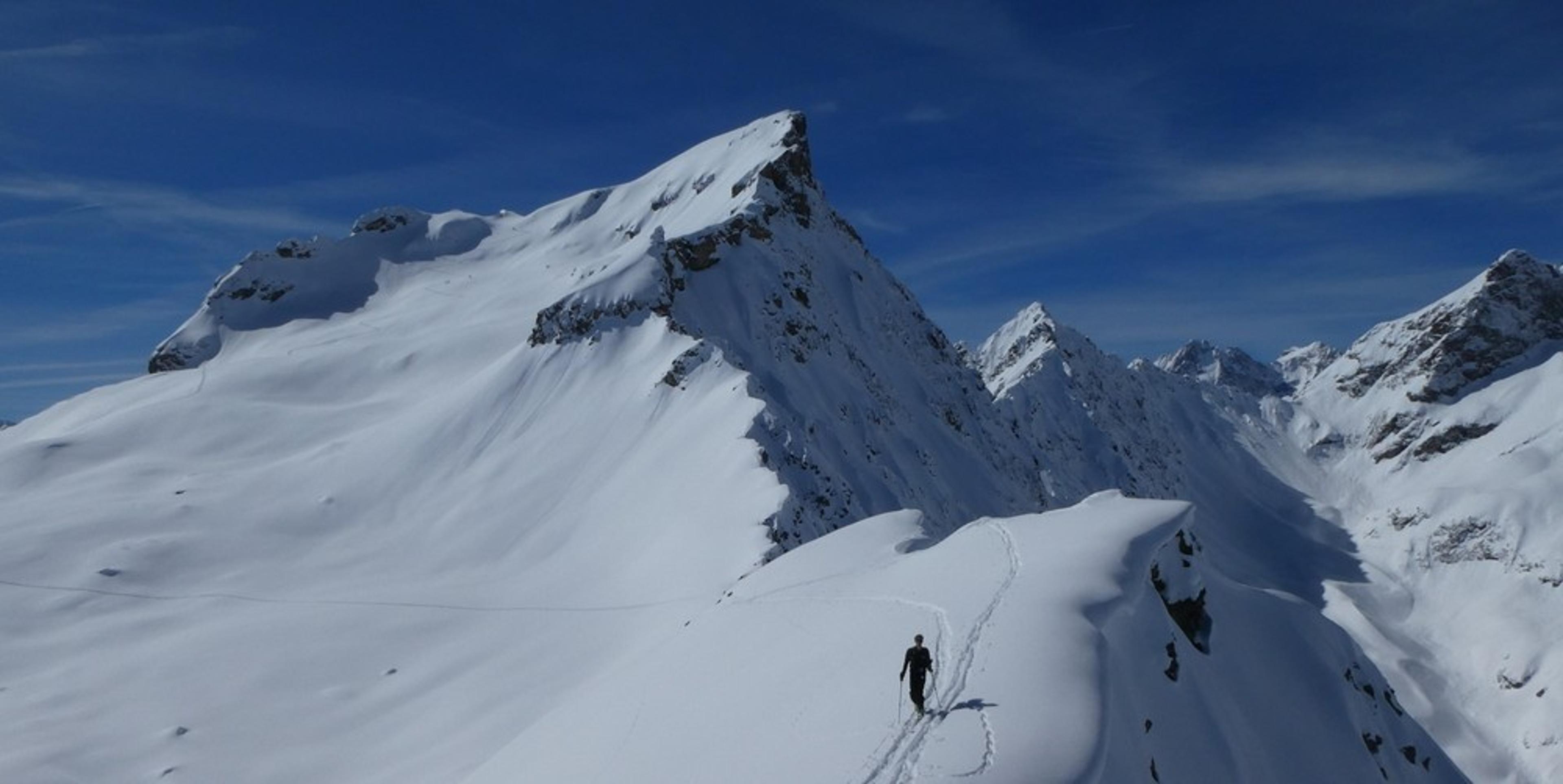 Couloir nord Rouya - Corniches style