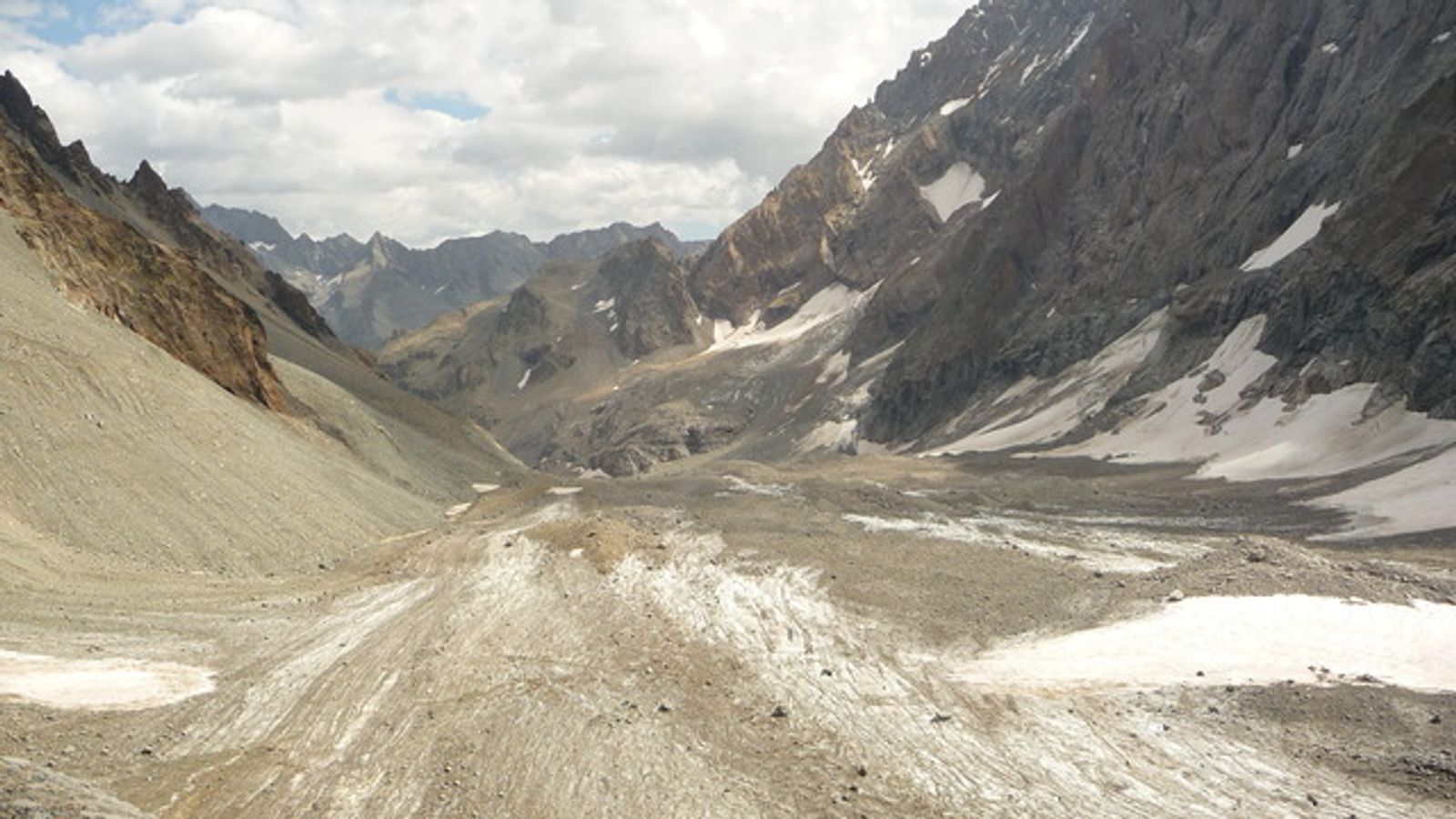 Tour des Ailefroides - Col de la Temple - L'ampleur de la tâche se révèle à nos yeux