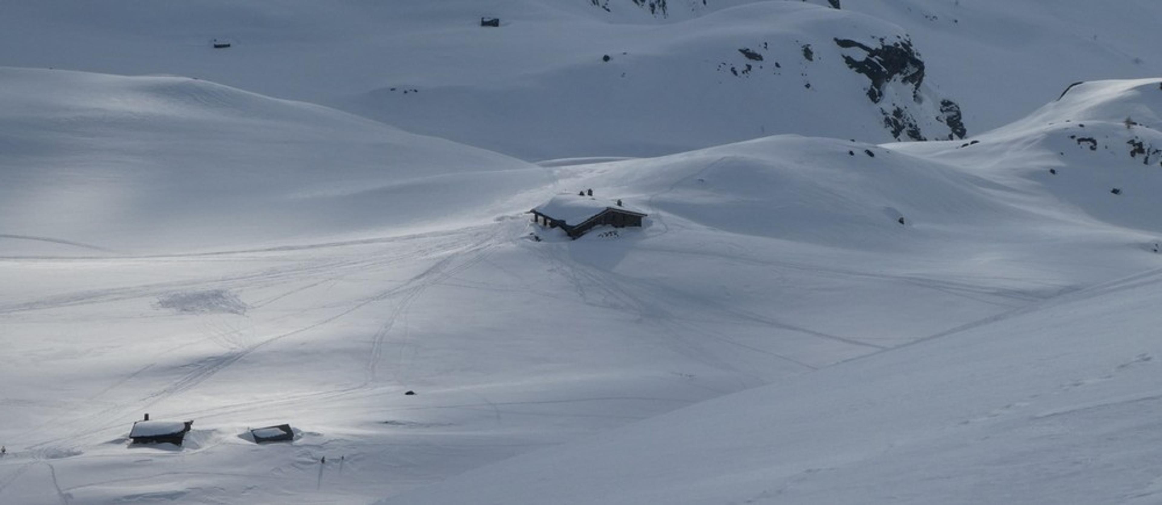 Ski rando terre rouge - Vers Roche Noire - Le refuge