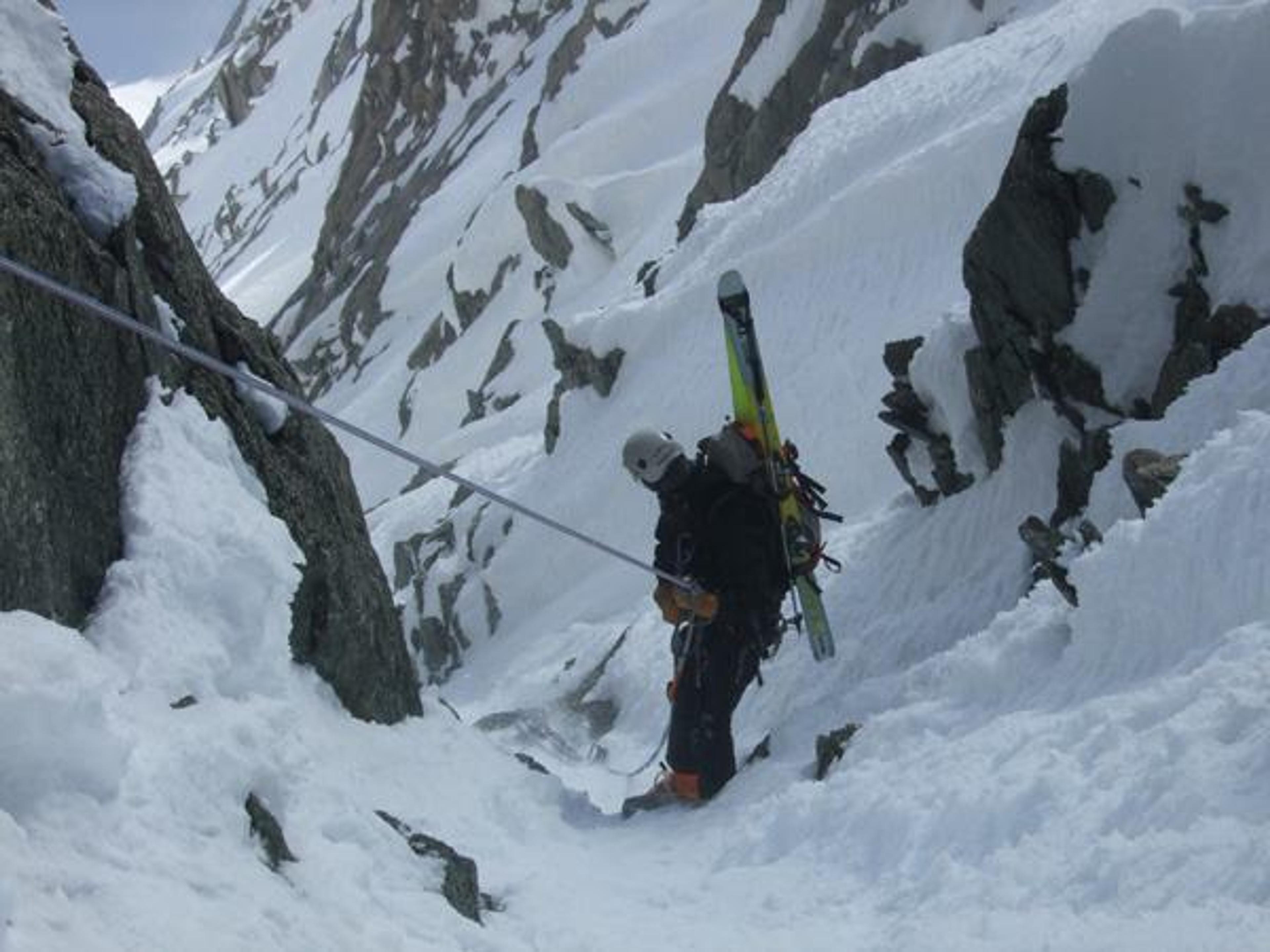 Premier rappel de la descente de la brêche des Droites