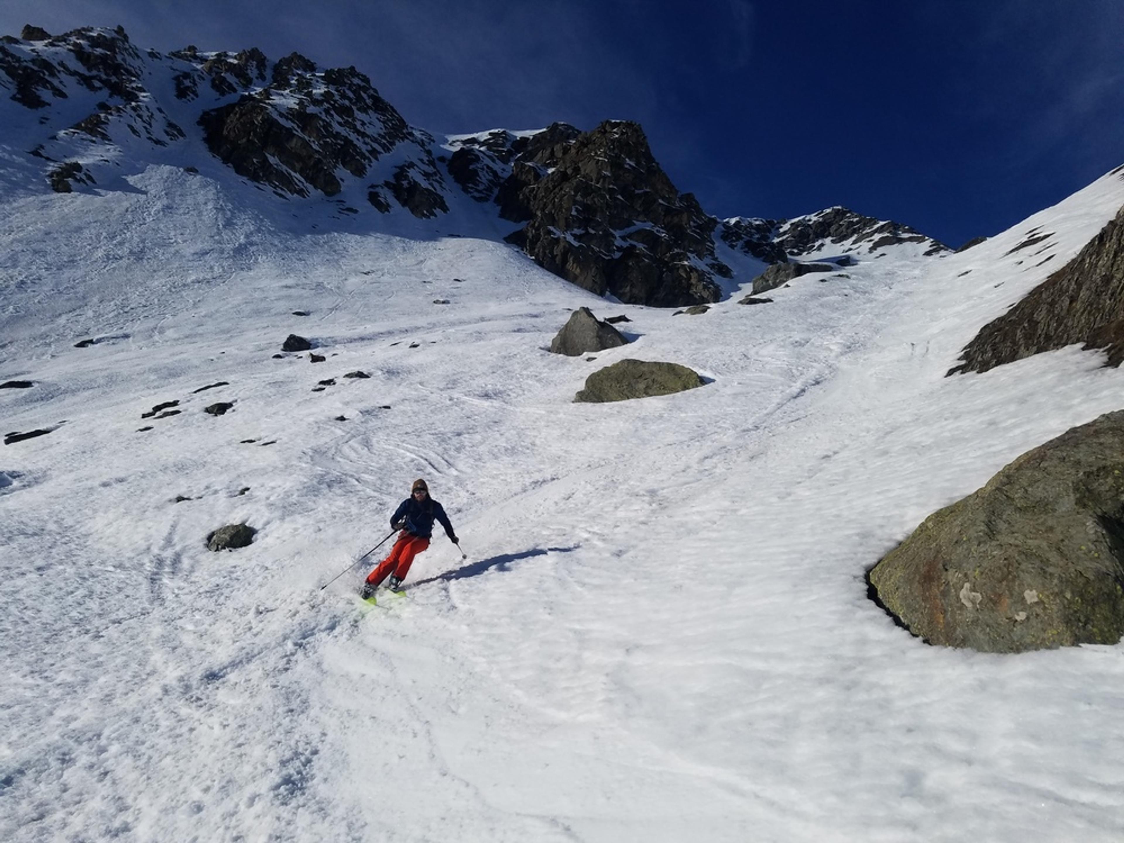 Raid Ski – Monté Vigna – Deux chamois se cachent sur la photo