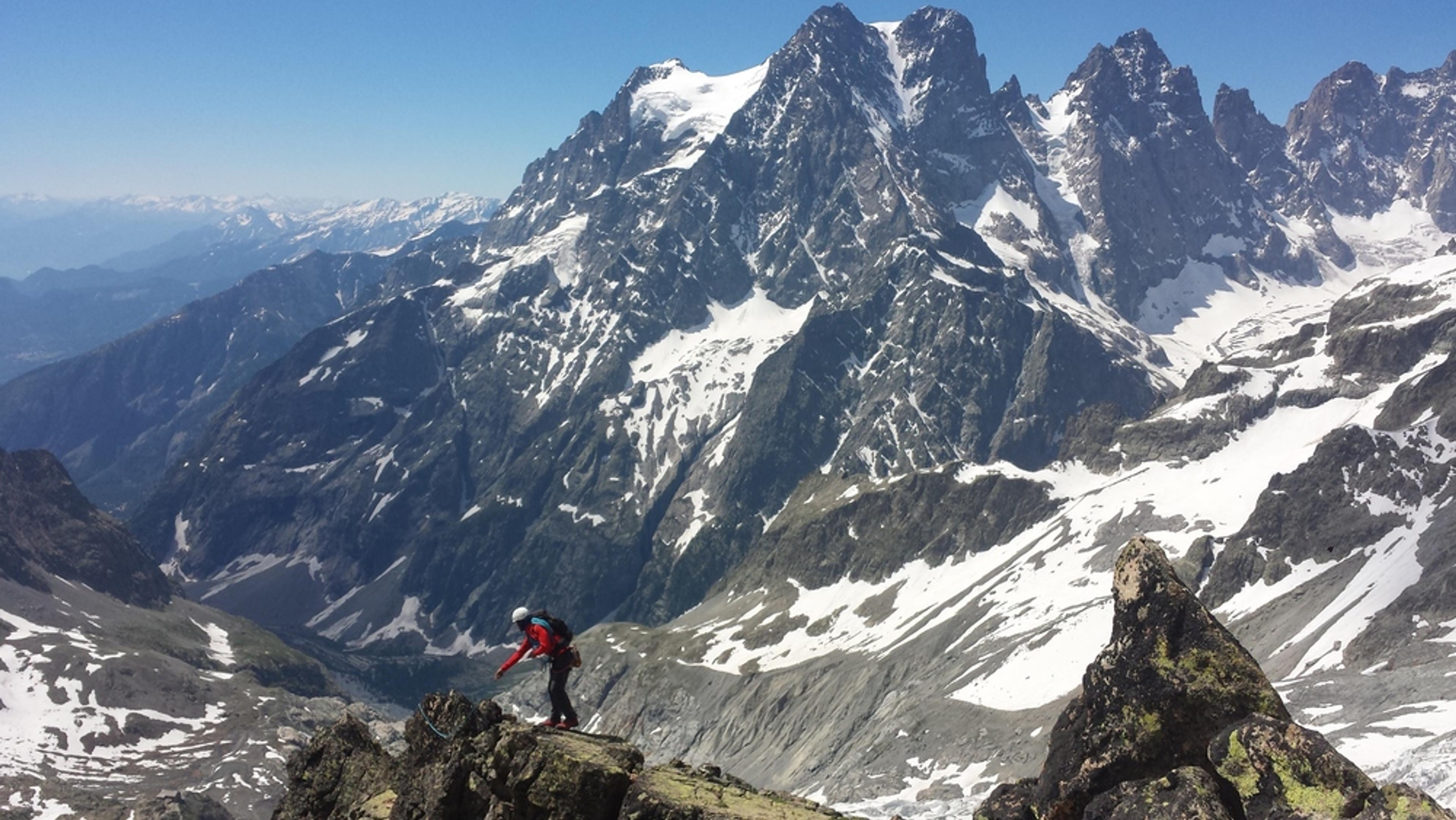 Stage autonomie - Passage de becquet sur l'arête sud du Pic du Glacier d'arsine