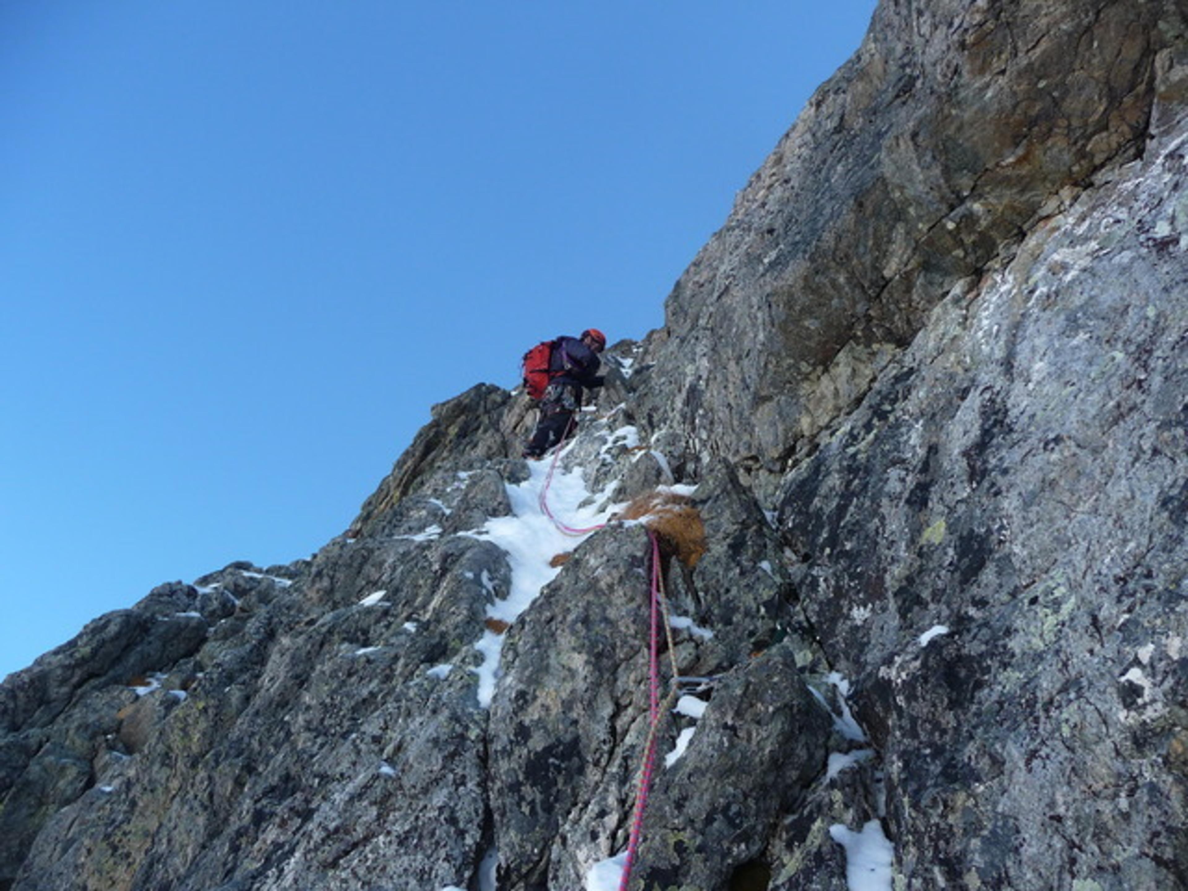 Rampe en mixte facile en haut de la Marguerite défouraillée