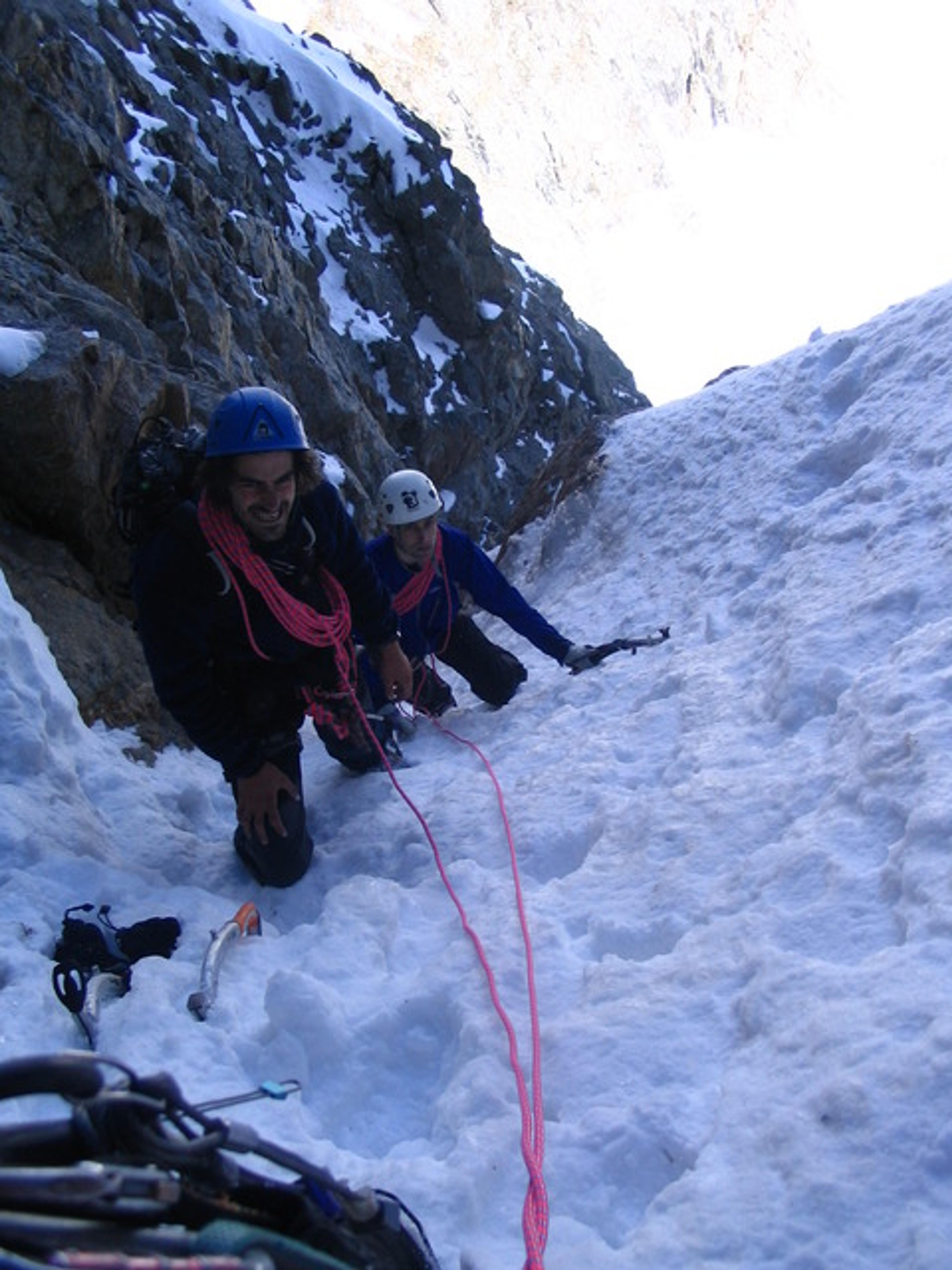 Nico et Steve dans le goulotte cret au pic de chamoissiere