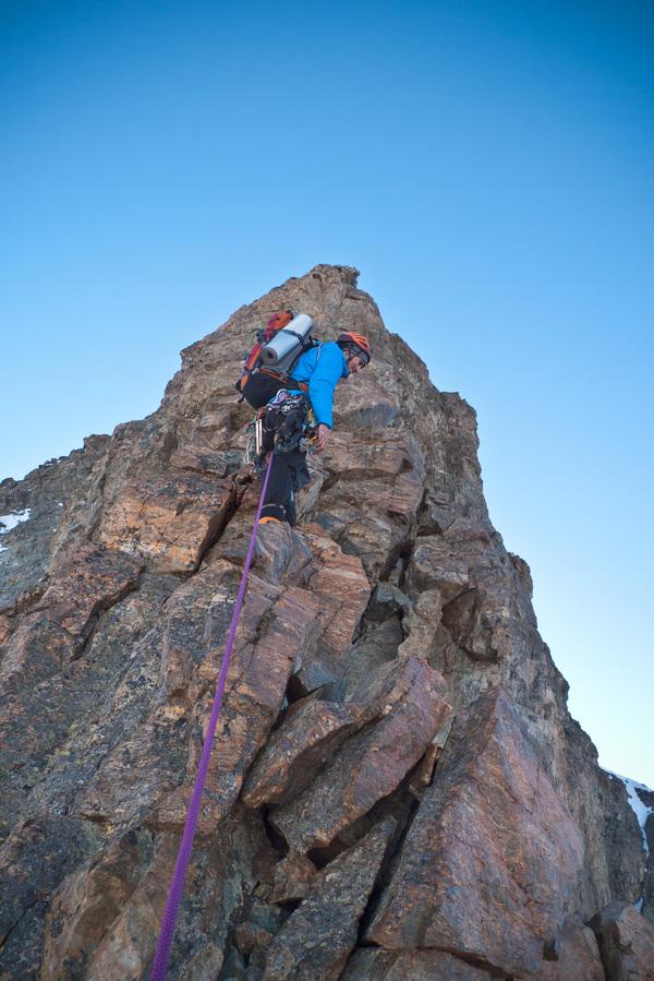 Pic sans Nom - Cambon Francou - Sur l'arête bien classe