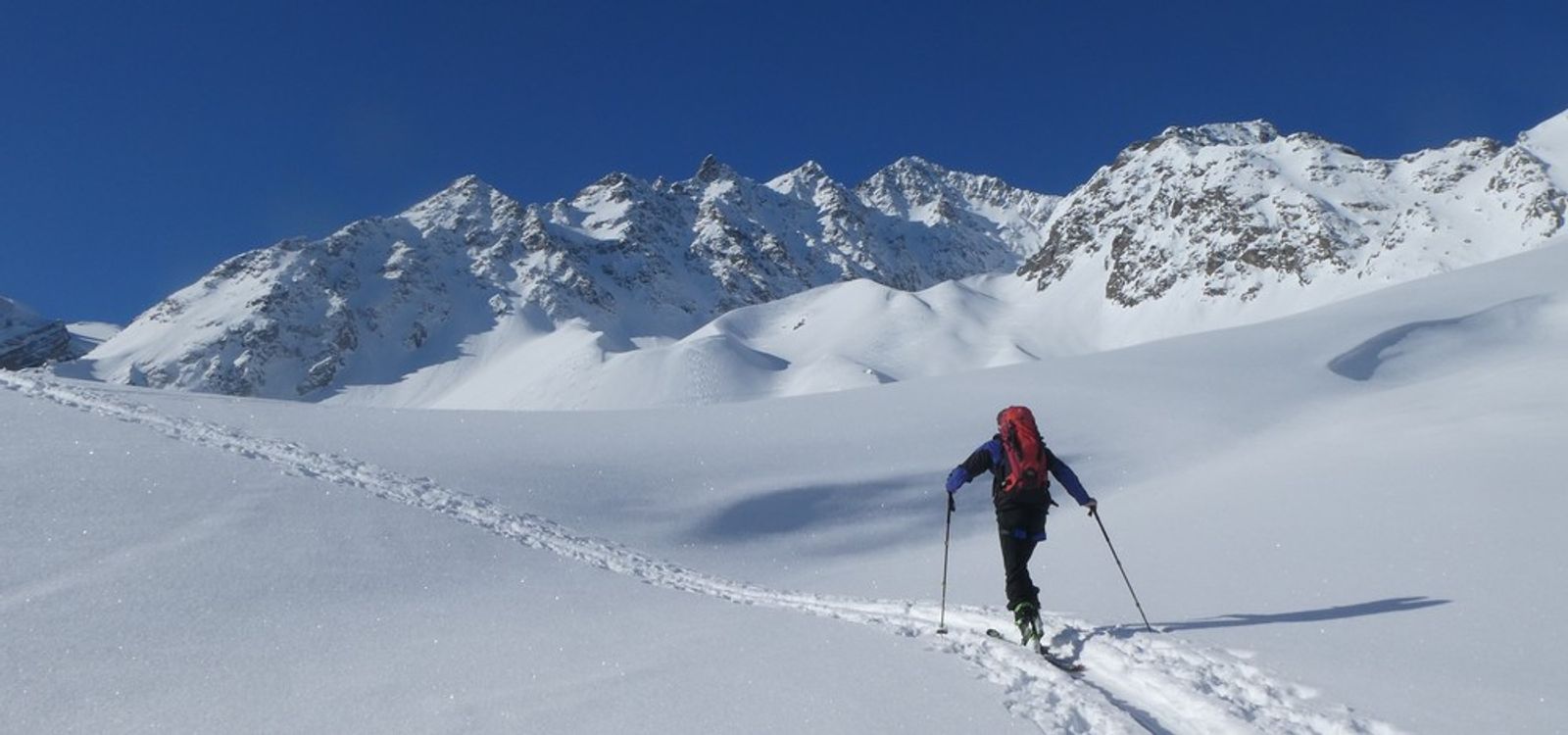 Pointe Charlet - North Couloir - The Près les Fonts Cirque