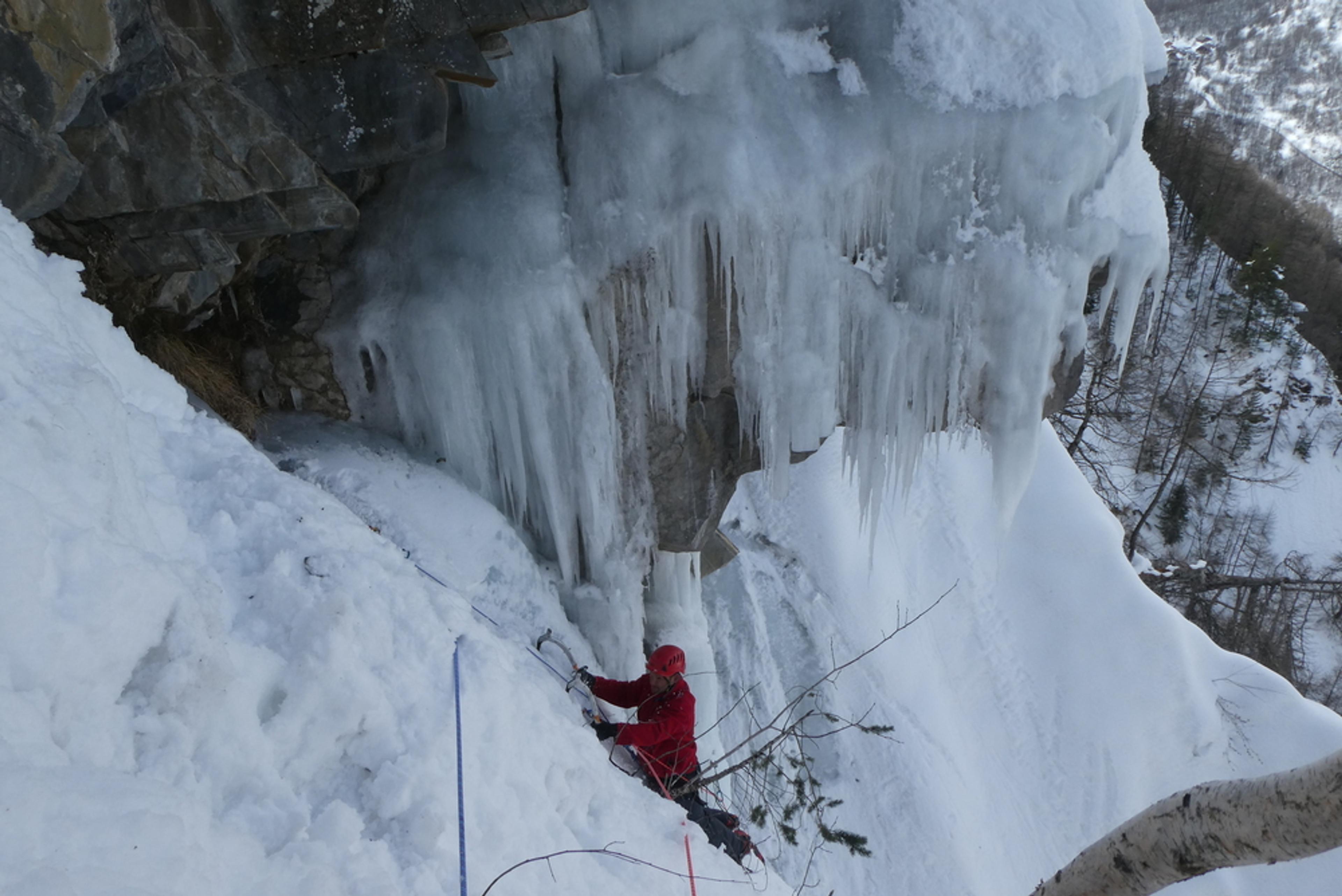 cascade de glace - Fracastorus - Beaux stalactites
