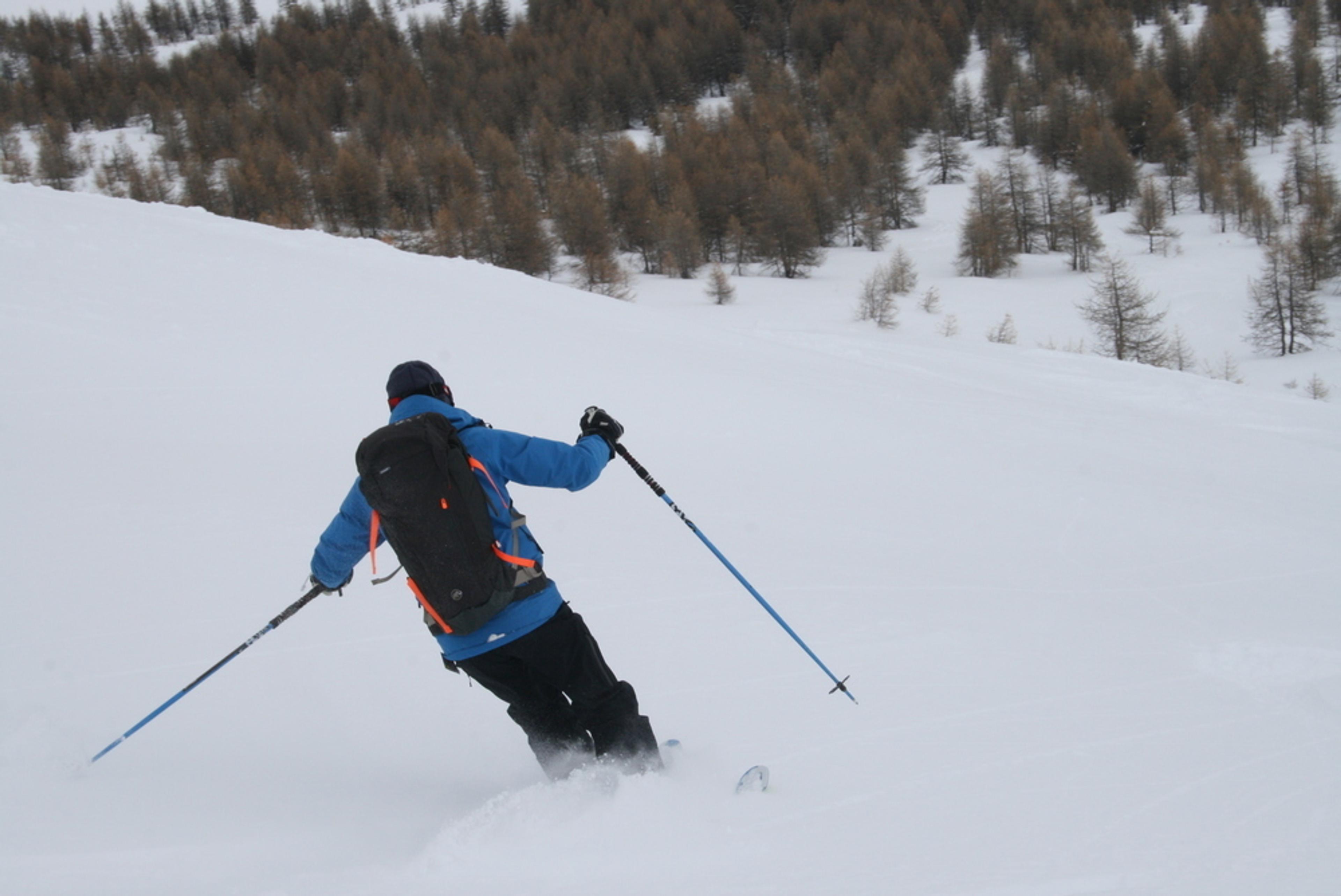 Hors-piste à Saint-Véran - Couloir de Chateaurenard - Eddy savoure ses derniers virages