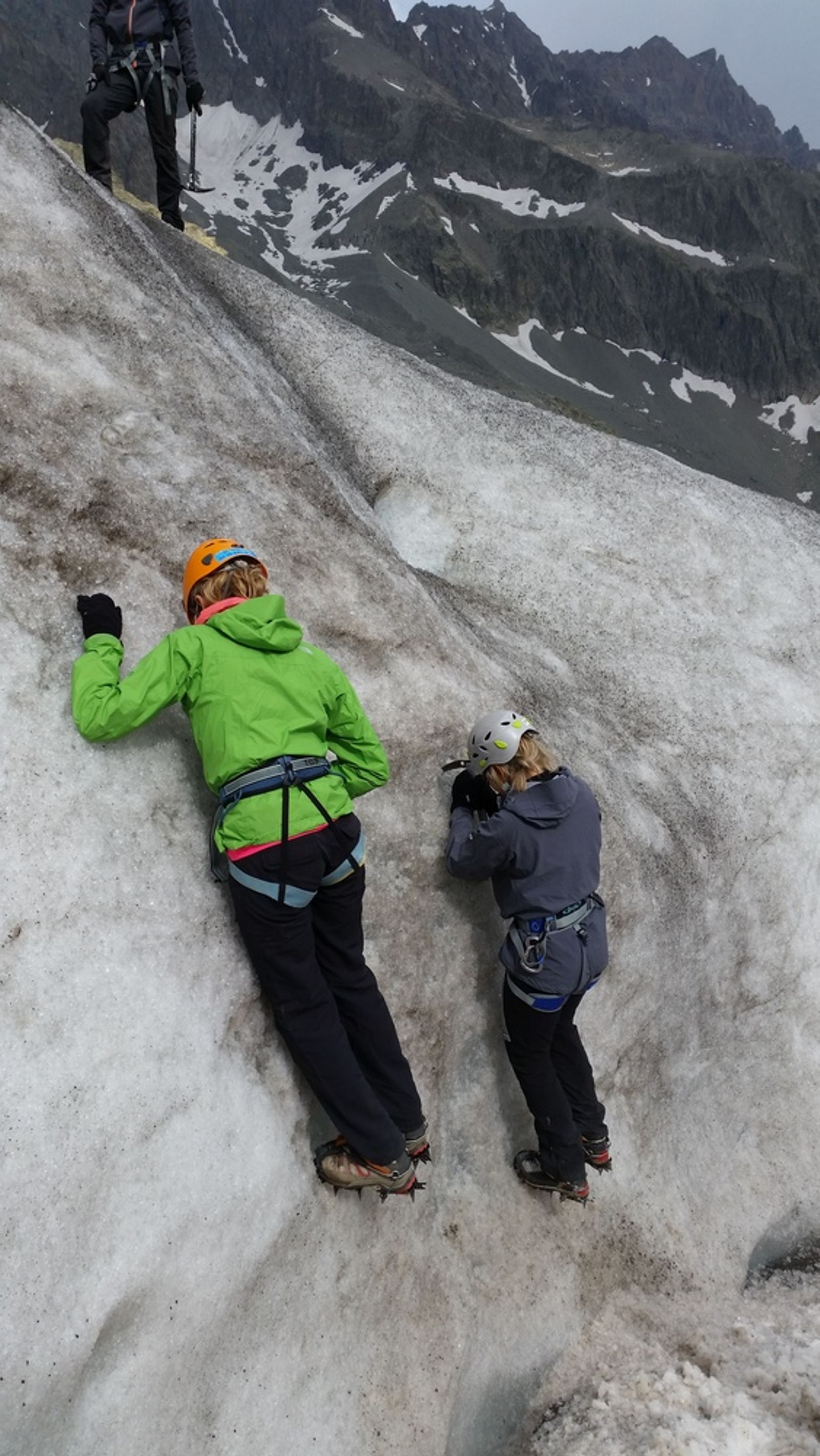 initiation alpinisme - Inspection de la glace
