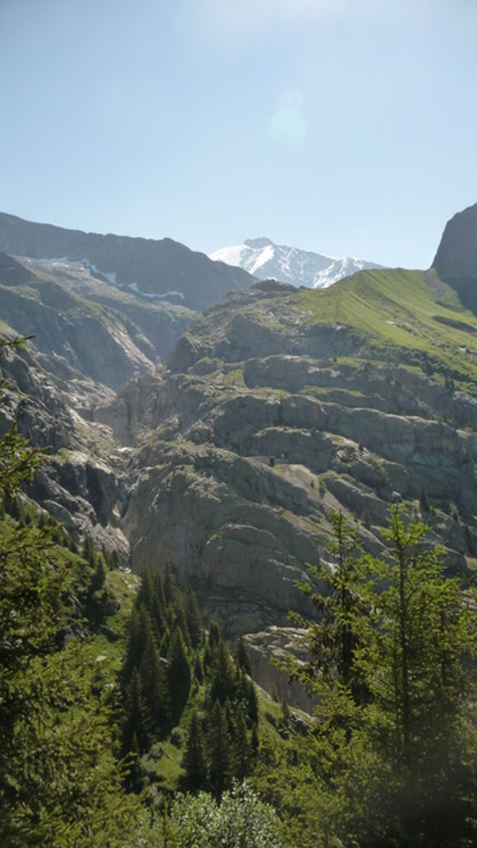 Le verrou du Glacier de Tré la Tête avec en fond l'Aiguille des Glaciers