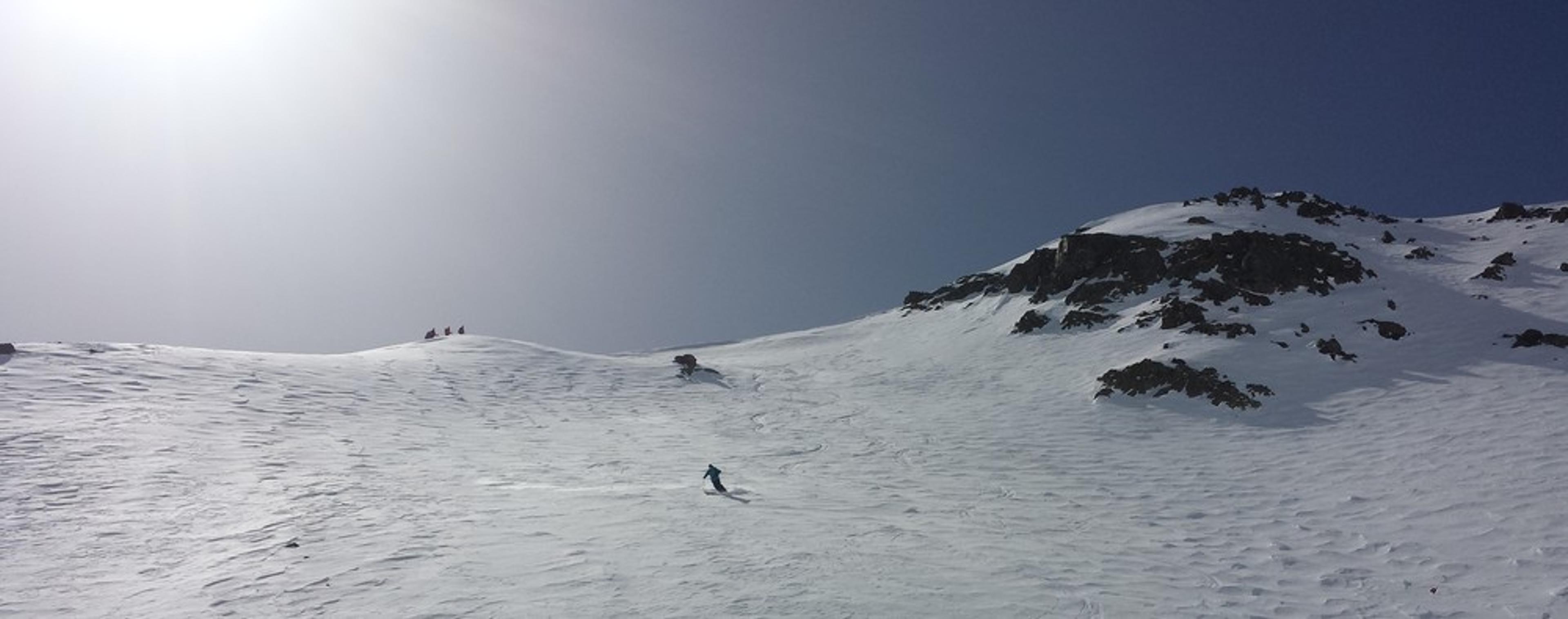 Raid Cerces - Tour du Queyrellin - Première pente en neige froide