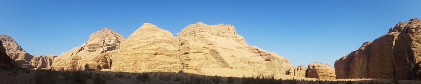Vue sur Le Jebel Barrah ensoleillée
