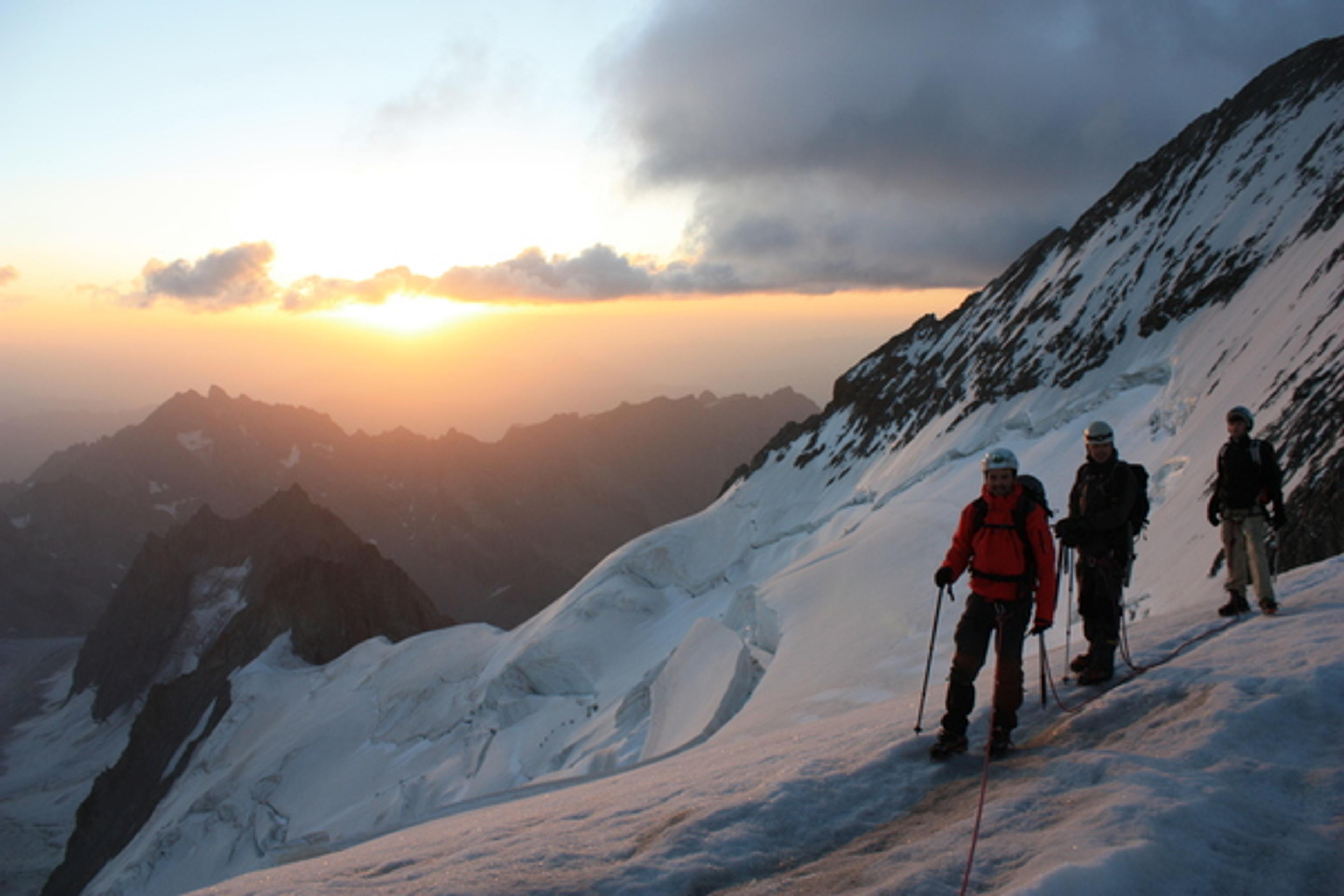 Dôme des Ecrins - Spectacle mis en valeur par les nuages