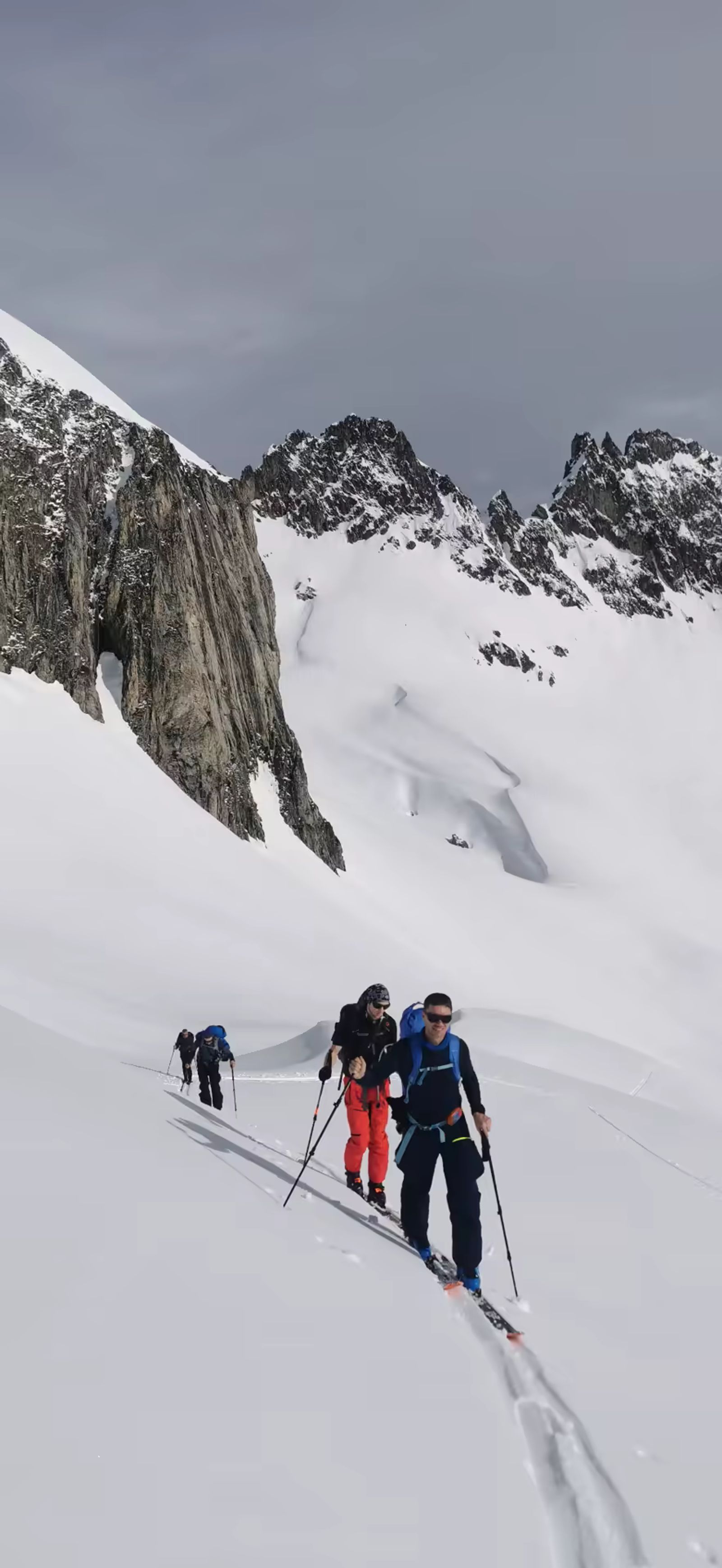 Le groupe à la montée en freerando dans les confins de la Tarentaise