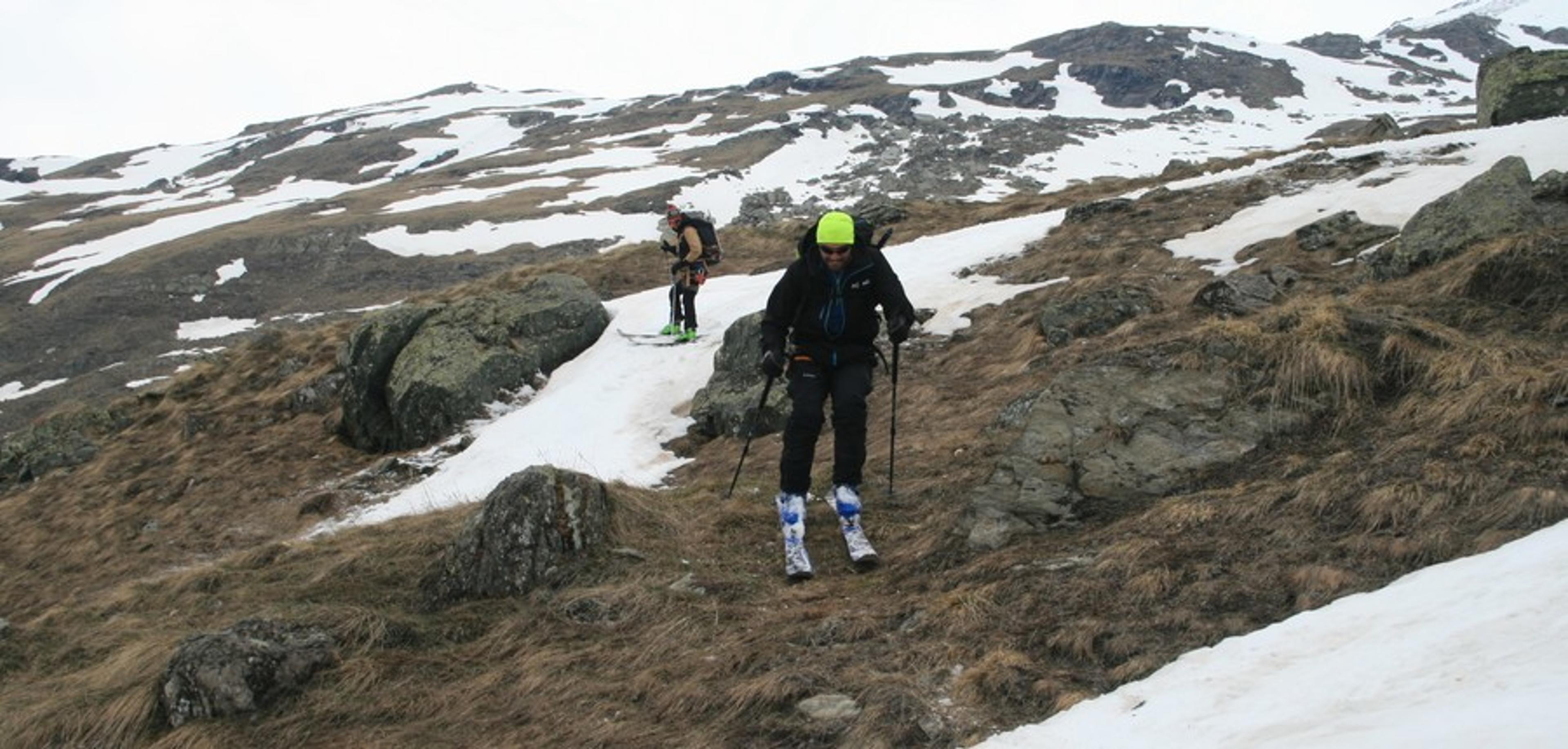 Raid ski Haute Maurienne - Un peu d'herbe pour la glisse