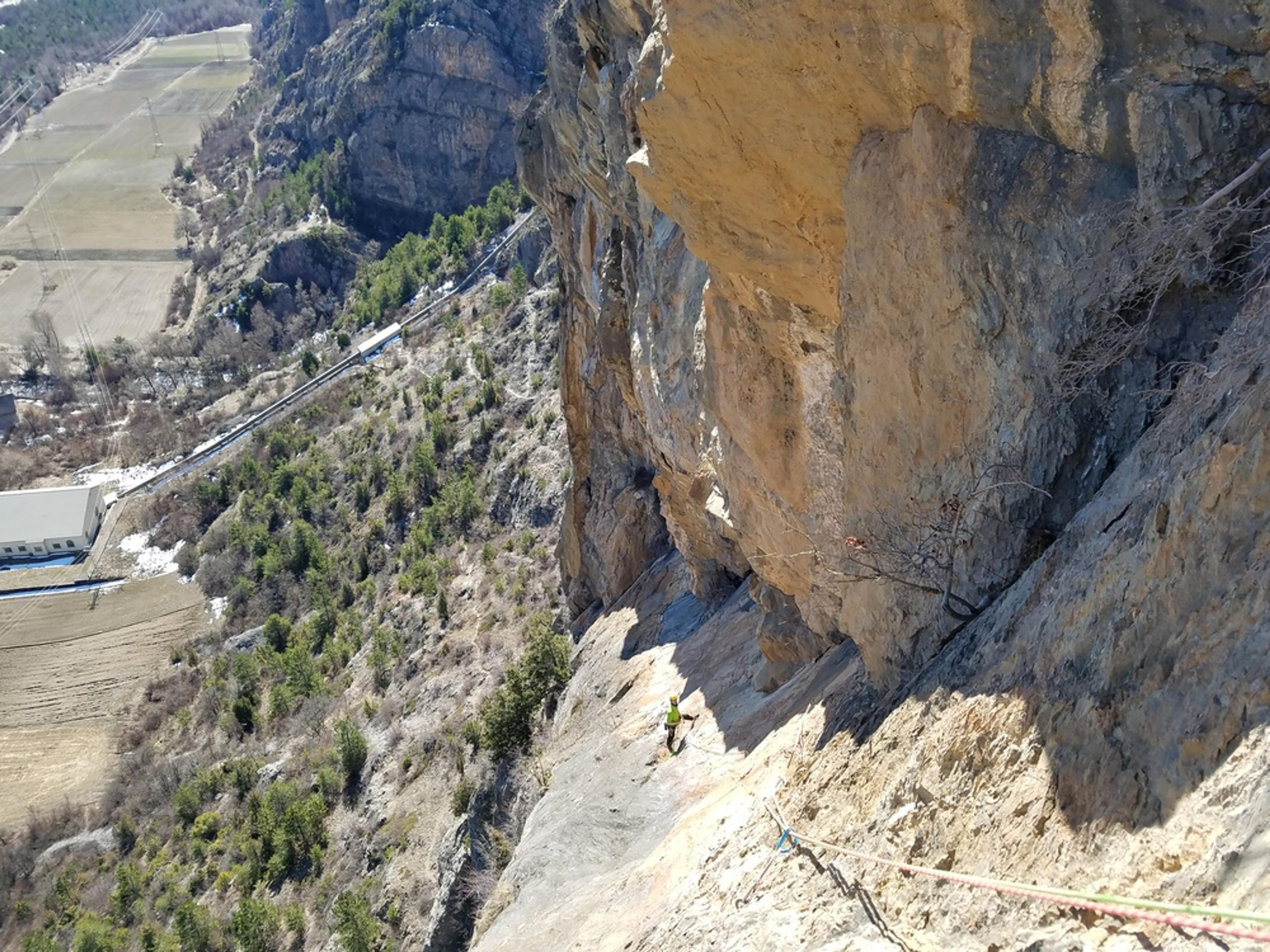 Escalade Grande voie - Champcella - La rampe de la Rama, vue d'en haut