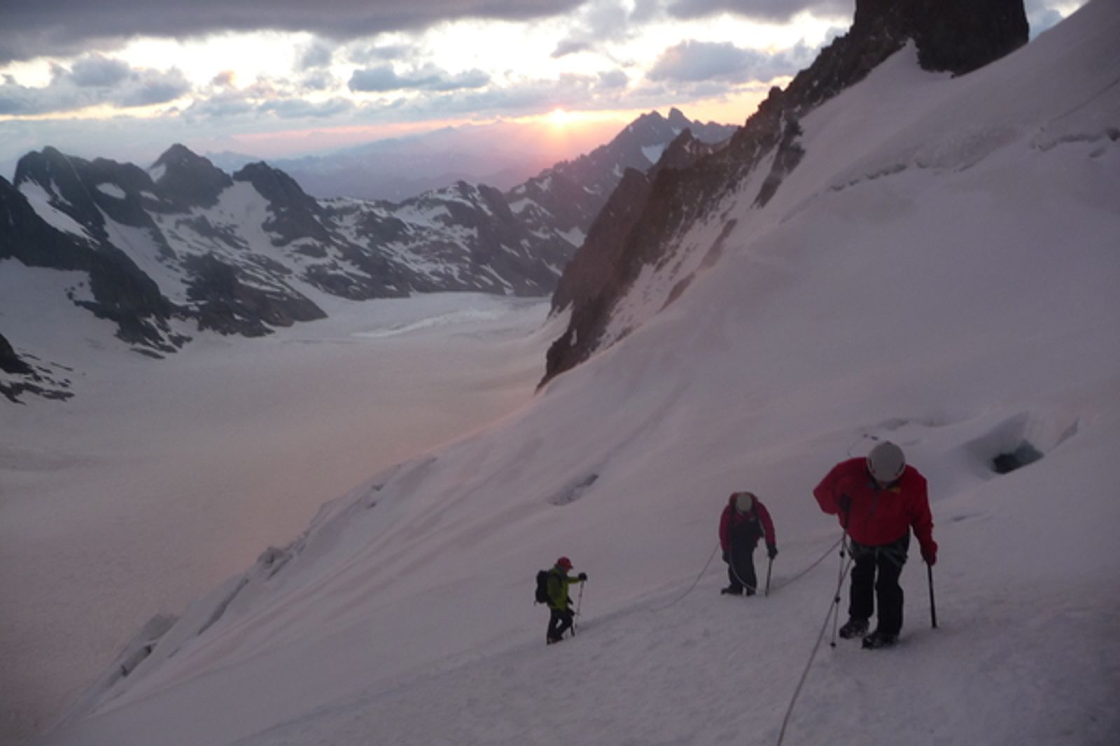 Dôme des Ecrins - un levé de soleil de toute beauté