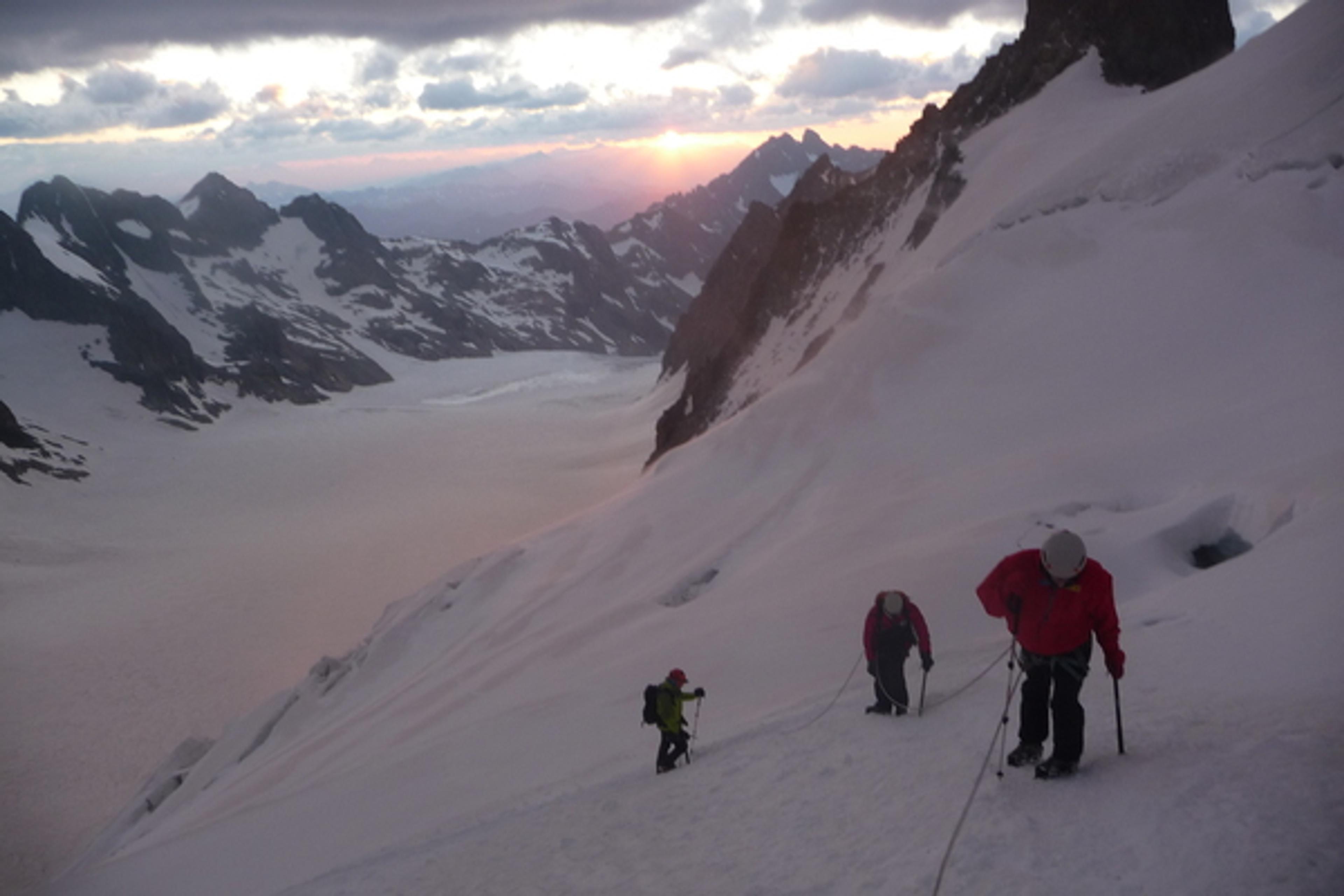 Dôme des Ecrins - un levé de soleil de toute beauté