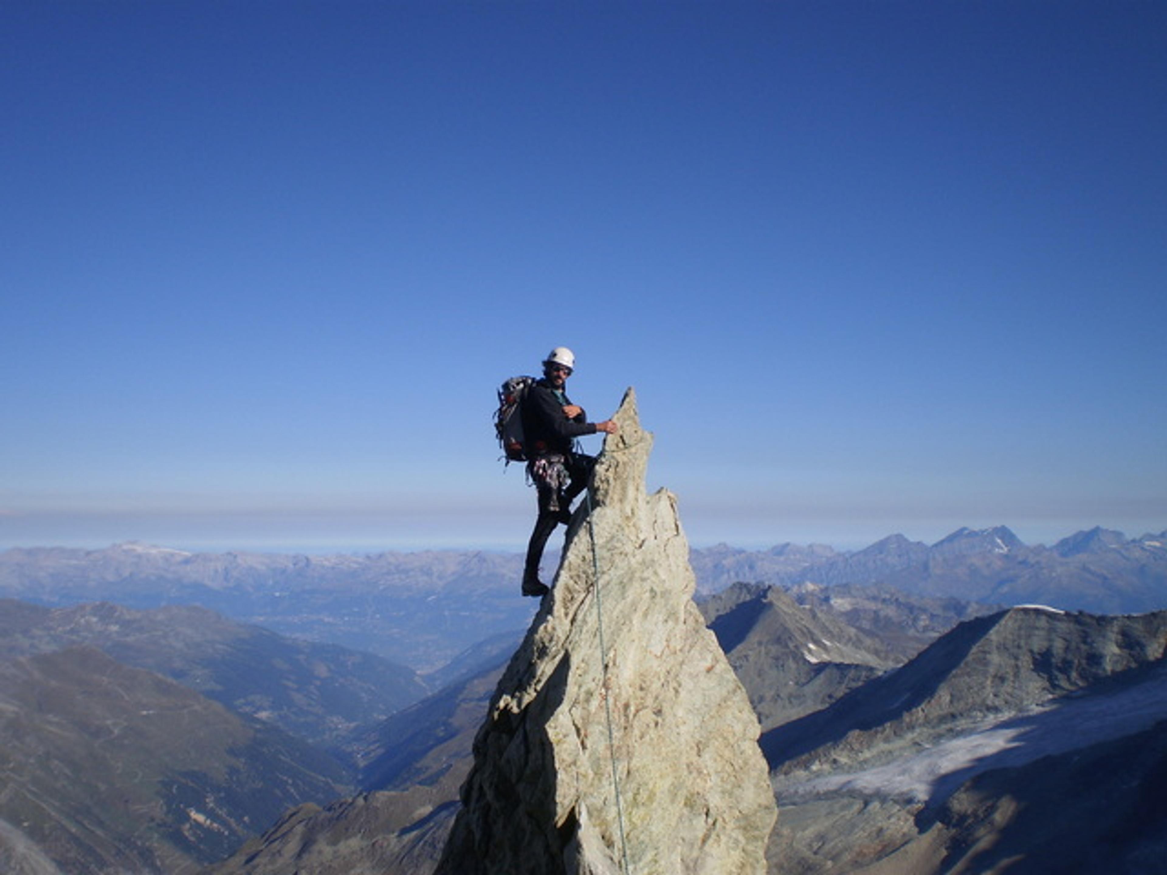 Passage du sphinx sur l'arête Nord du Zinalrothorn
