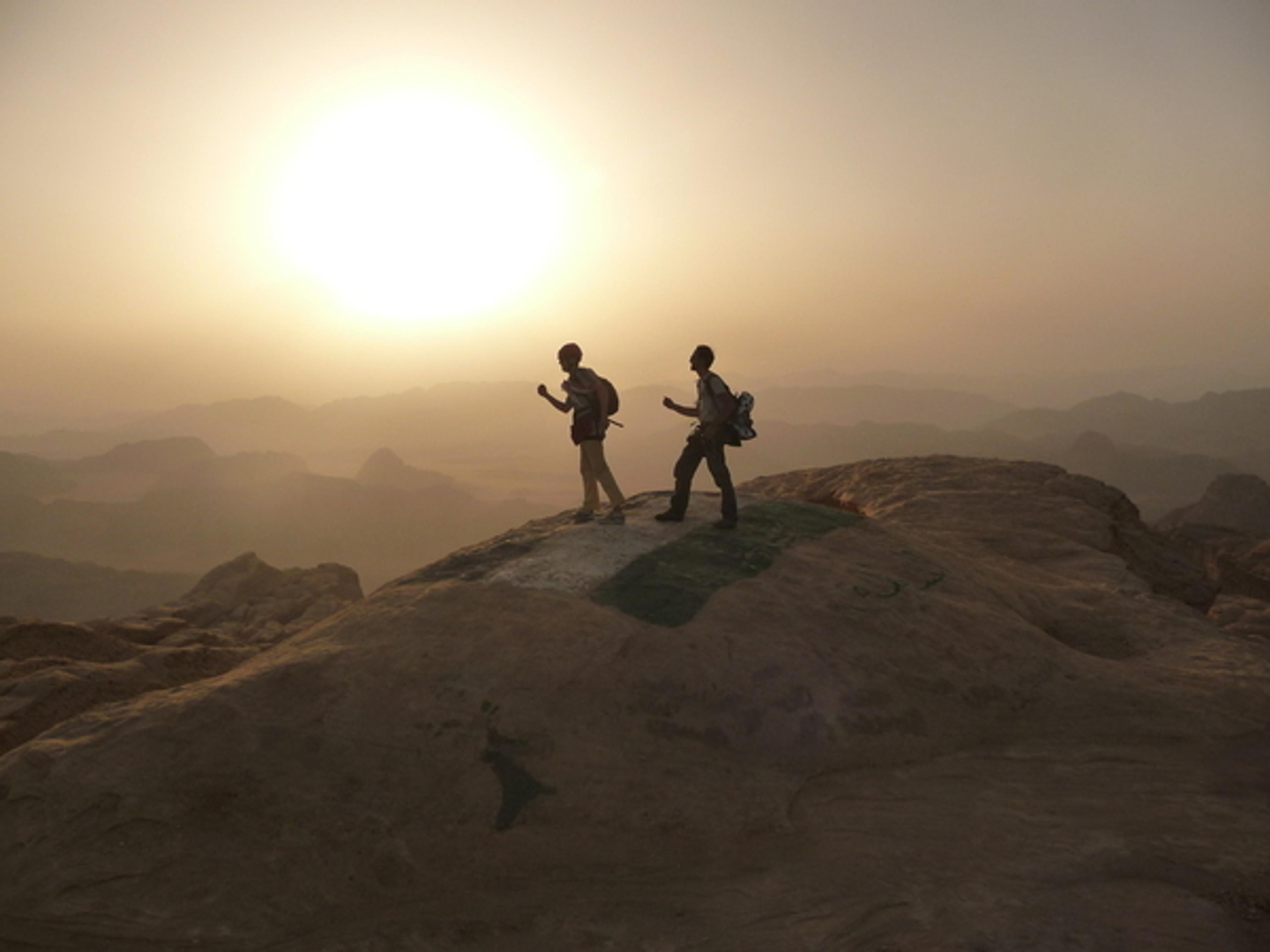 Traversée Jebel Rum - La traditionnelle chorégraphie sommitale, bis