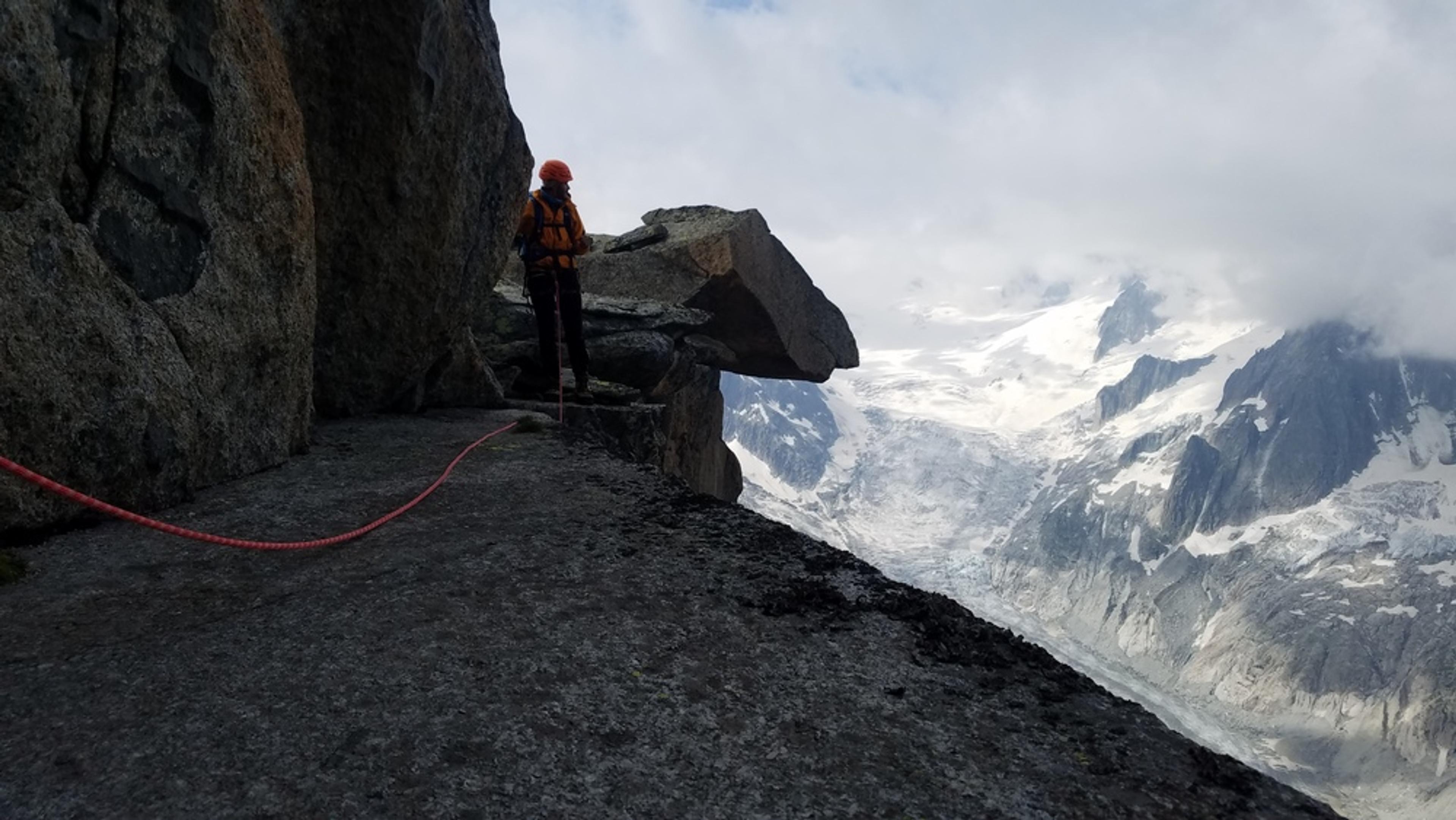 Sur l'arête sud intégrale, une belle vire