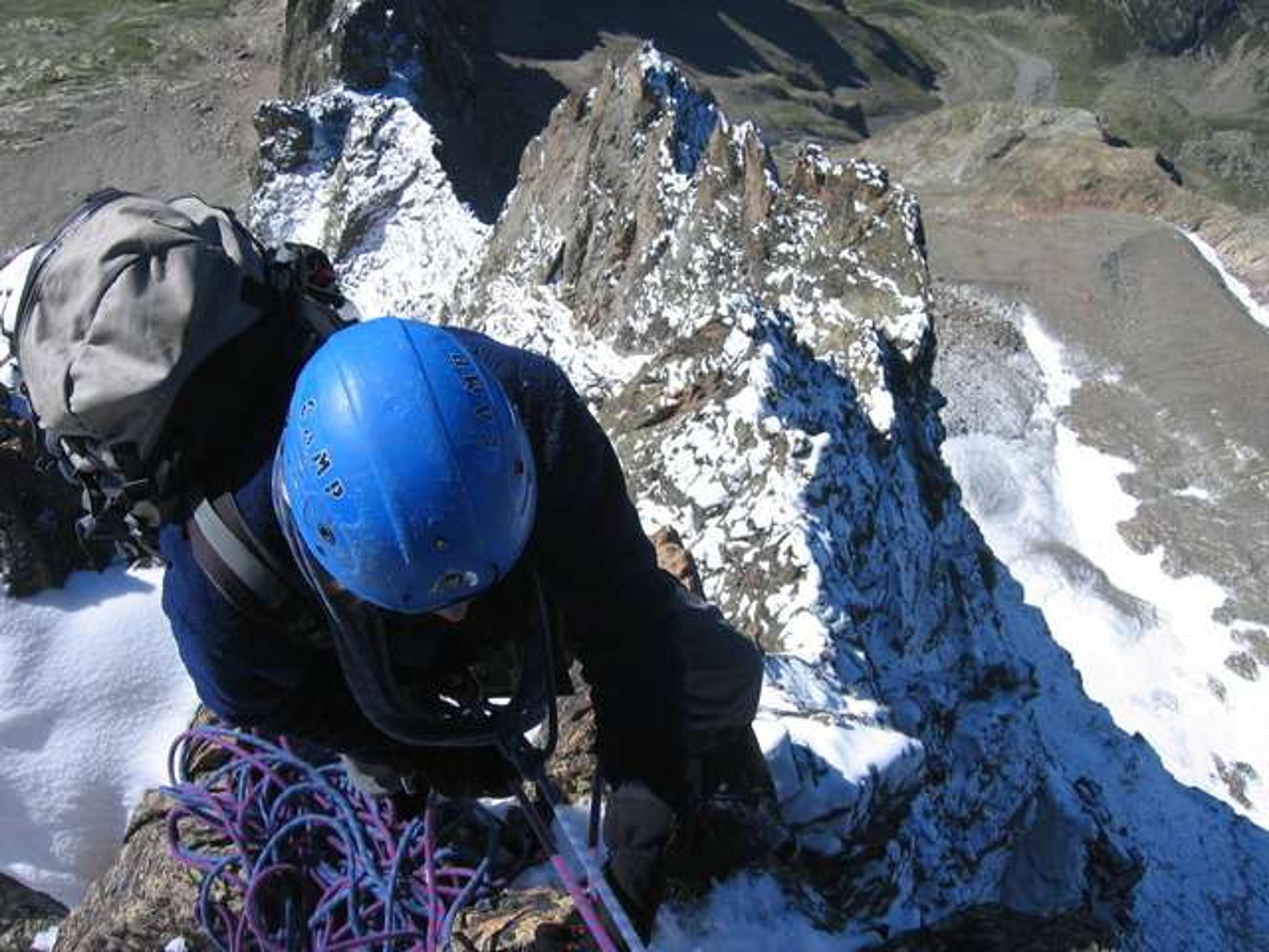 Ambiance mixte sur l'arête s de l'Olan