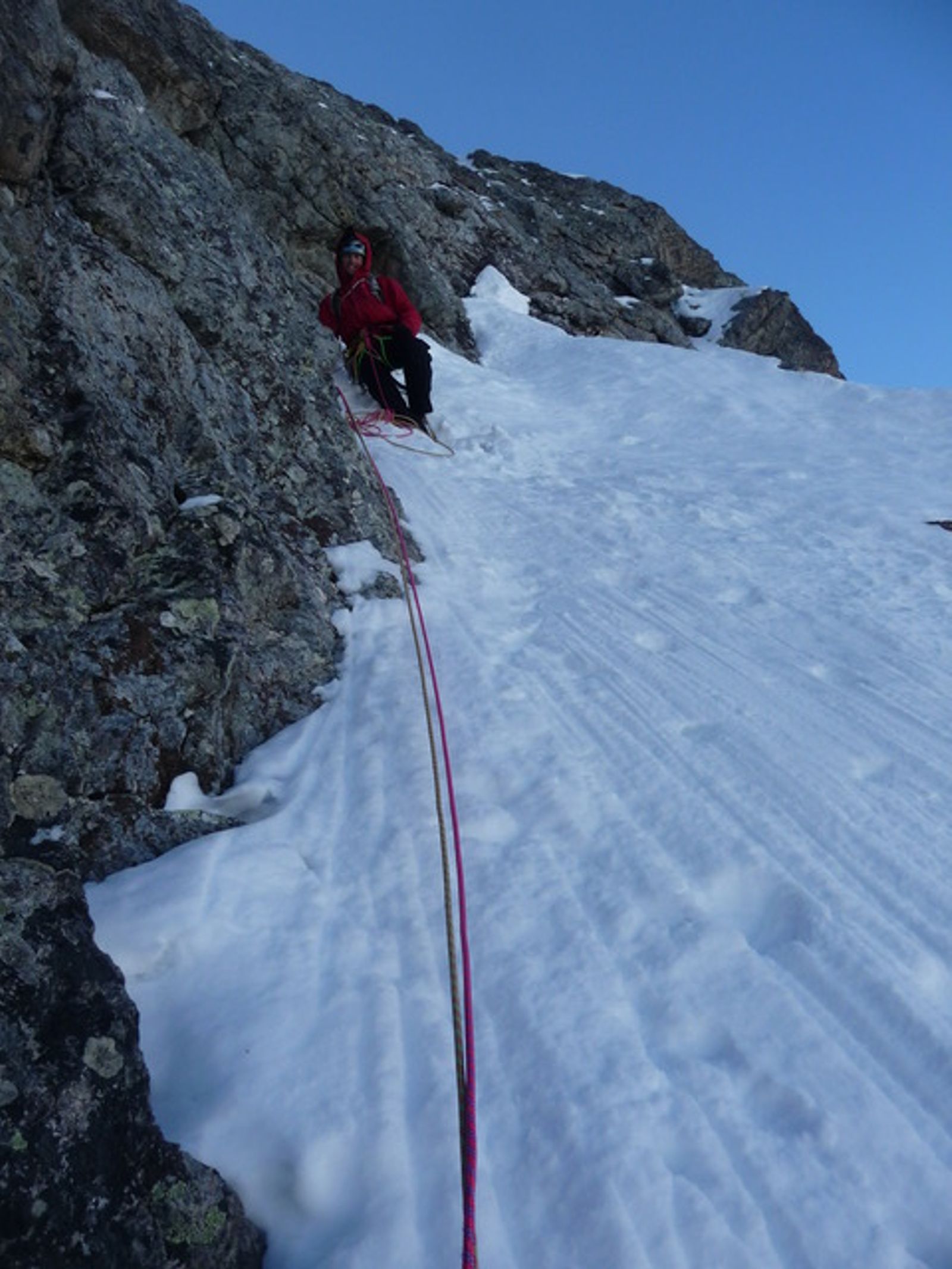 Le relais au dessus du IV+ de la Marguerite défouraillée