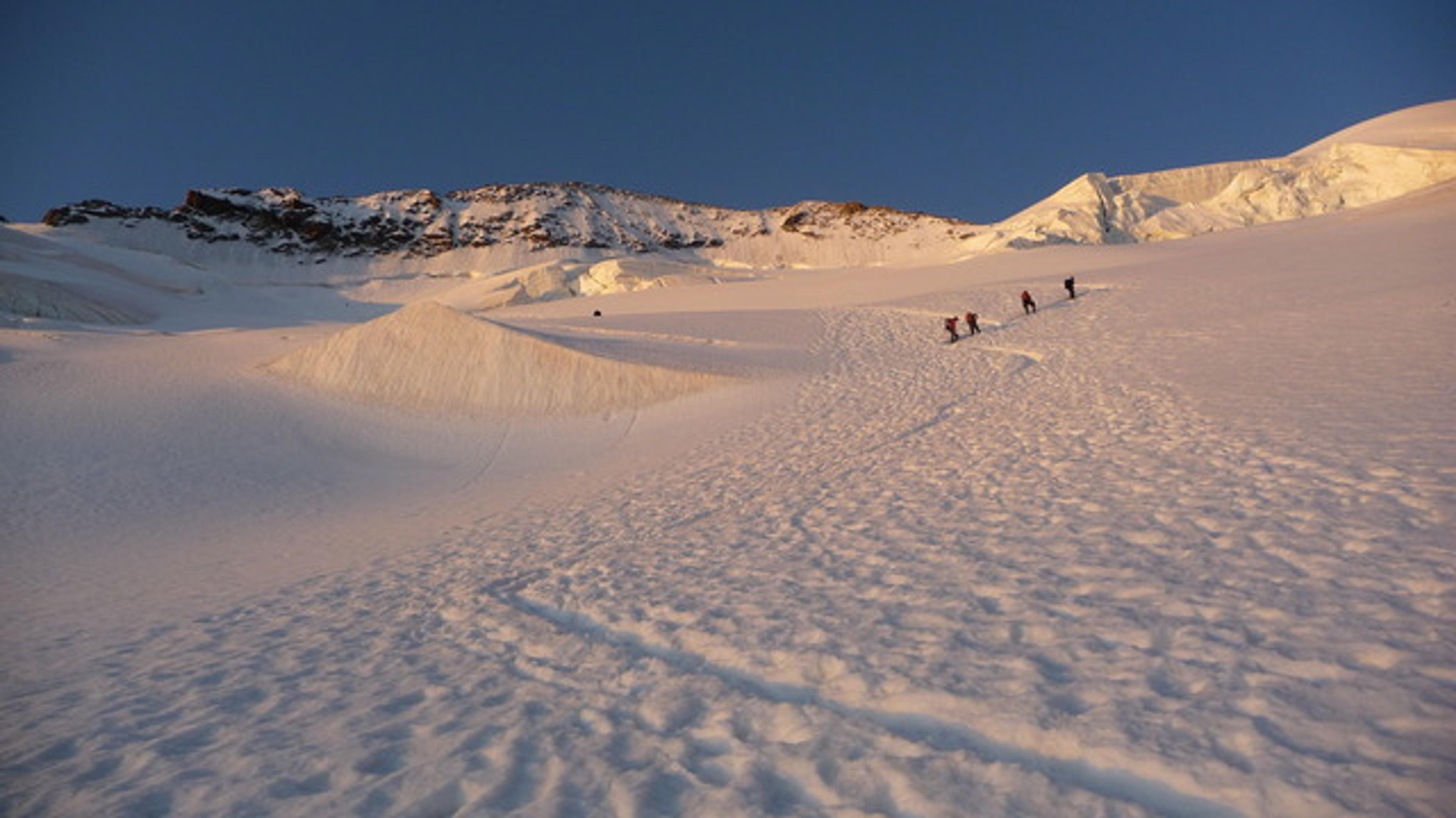 Dôme des Ecrins - Qui illumine la Barre des Ecrins