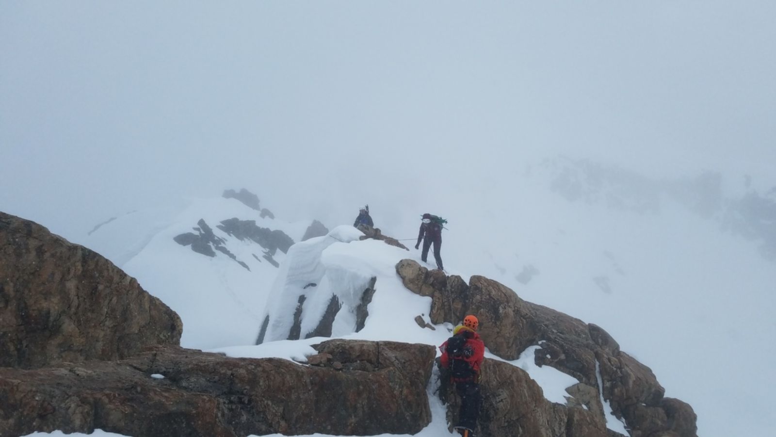Apprentissage de l’assurage en corde tendue au Pic d’Arsine