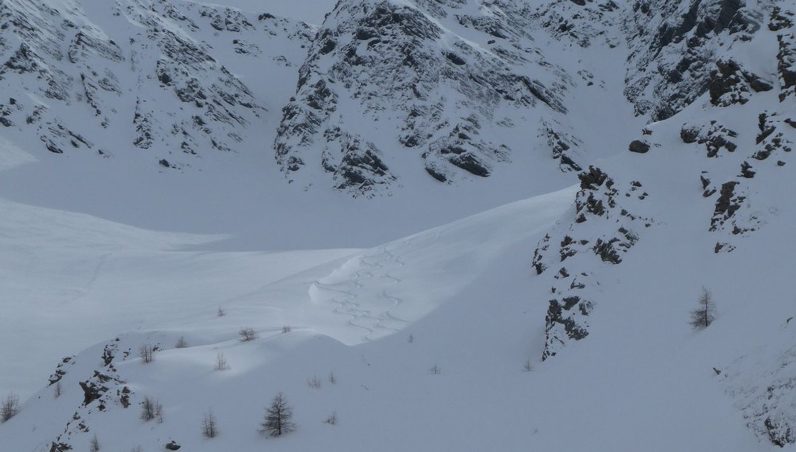 Steep Slope Corridor - Combe du Vel - Tracks