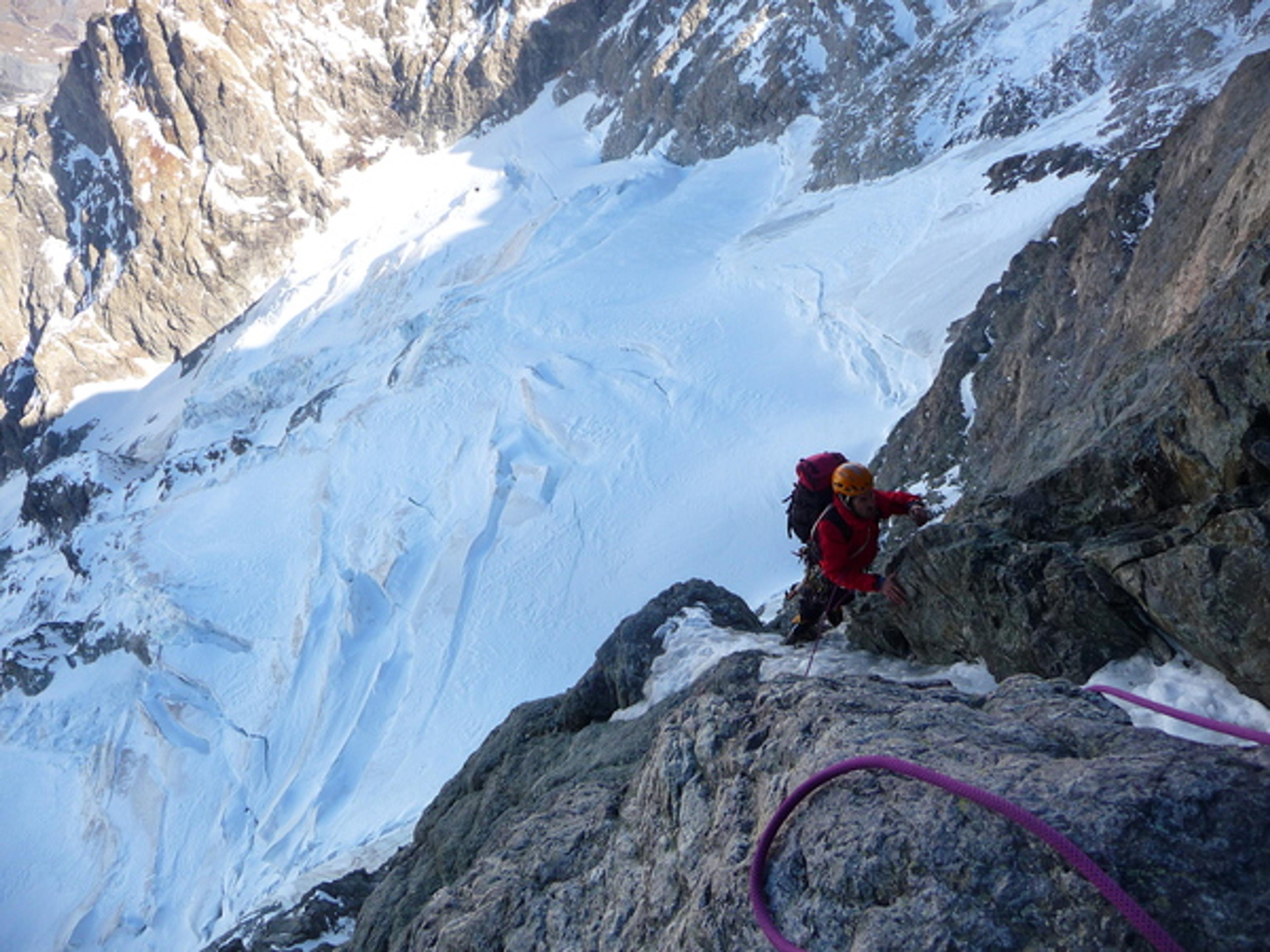 Salsa pour 3 étoiles - A la sortie du crux en 6b