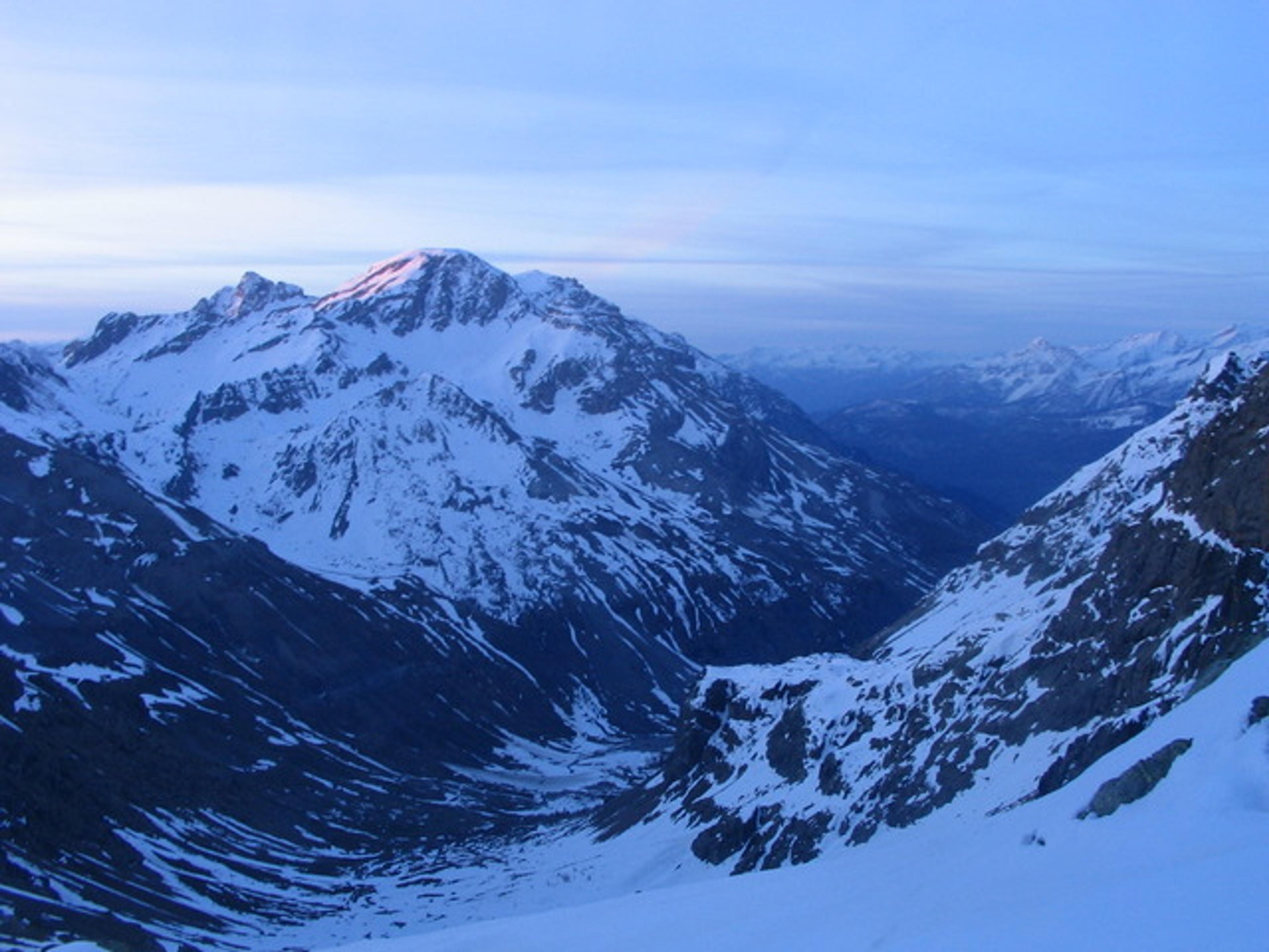 Le haut du vallon de Chambran depuis le lac de l'Eychauda