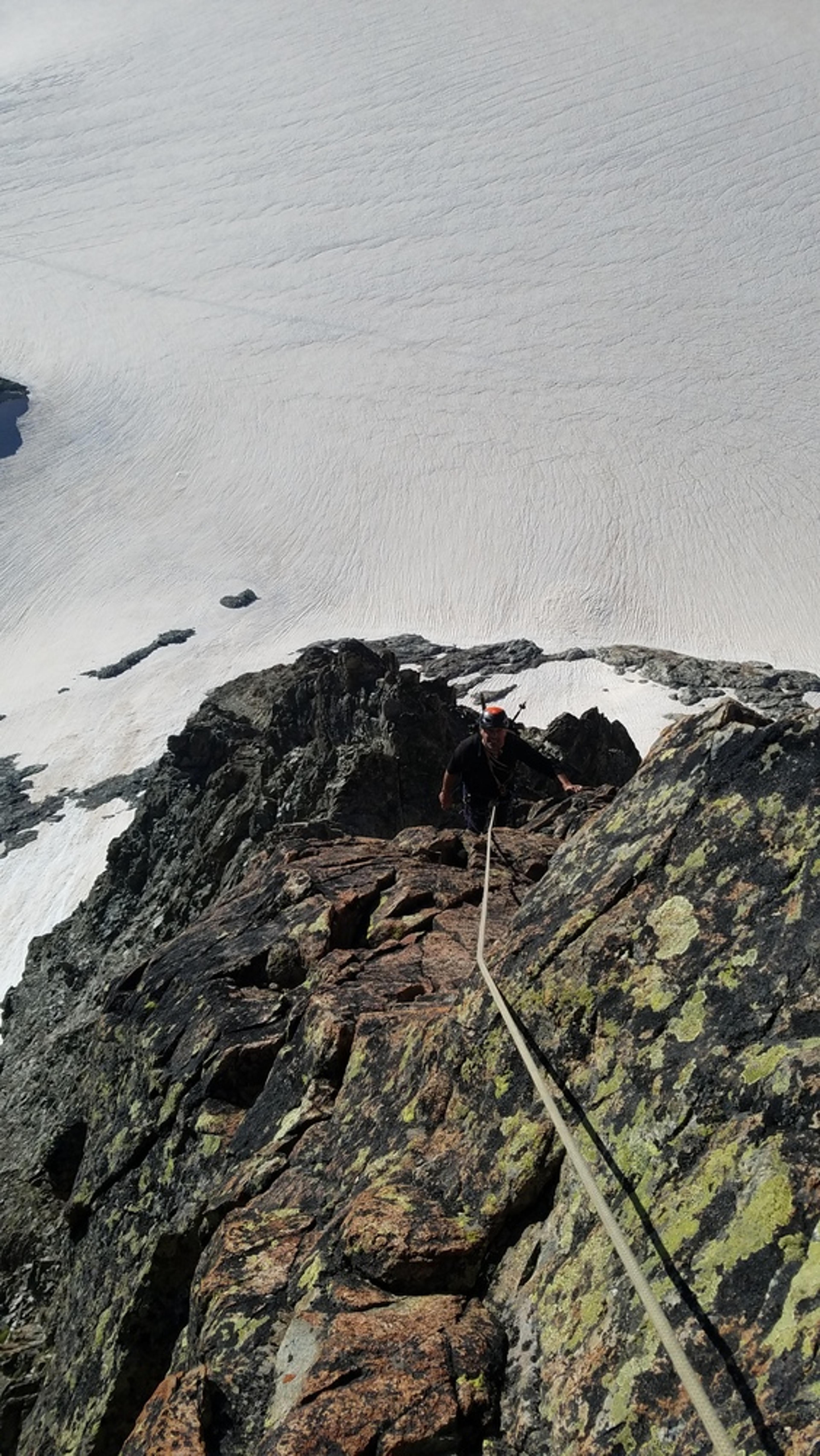 Arête sud de la pointe Louise, caillou très bon