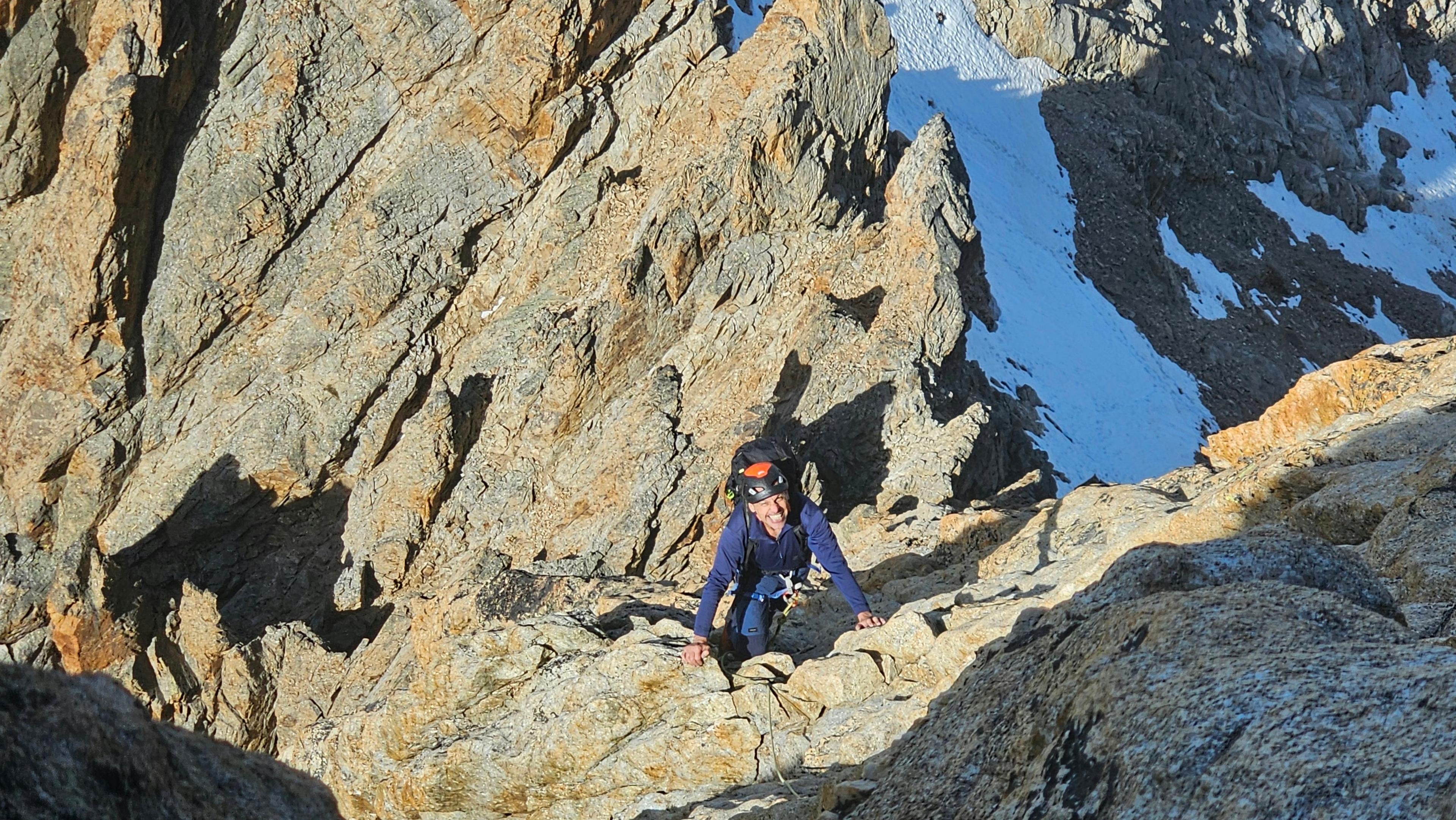 Refuge du Soreiller et Aiguille Dibona, massif des Écrins