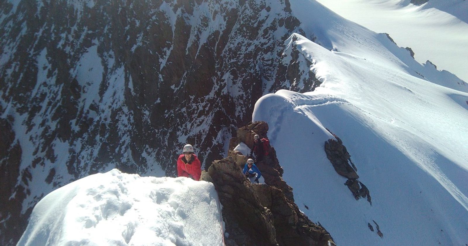Stage initiation alpinisme - L'arête bien enneigée