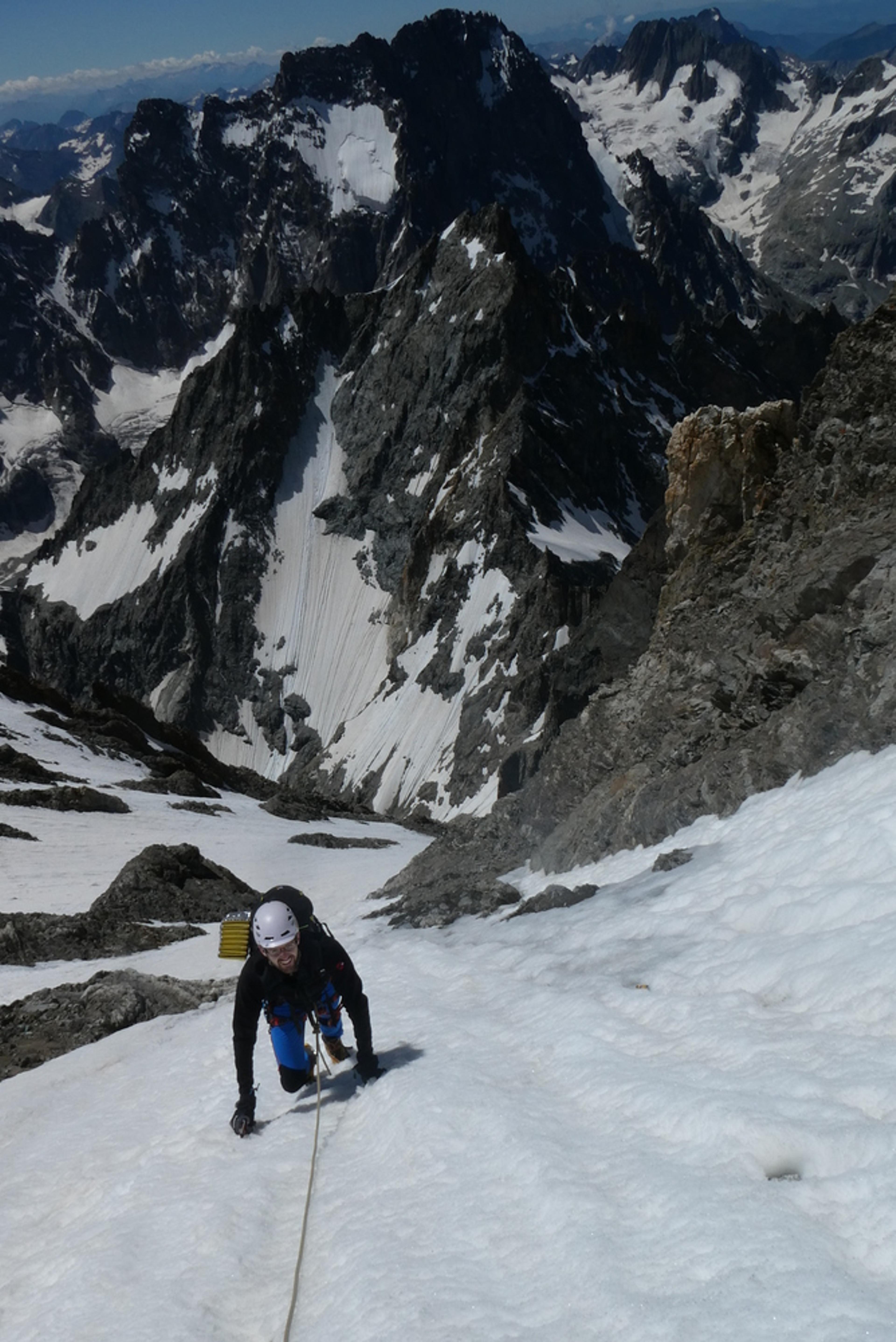 Pilier sud Barre Ecrins - Dernières pentes de neige