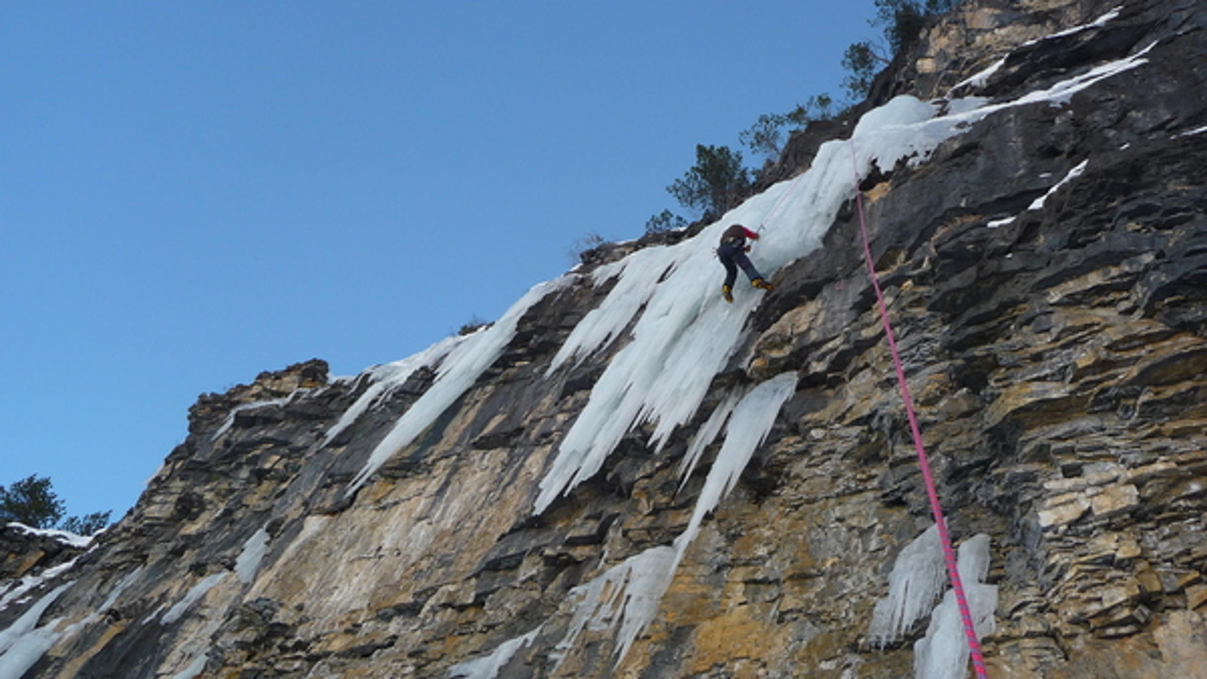 Cervières - Cascade de glace - Et un petit surplomb