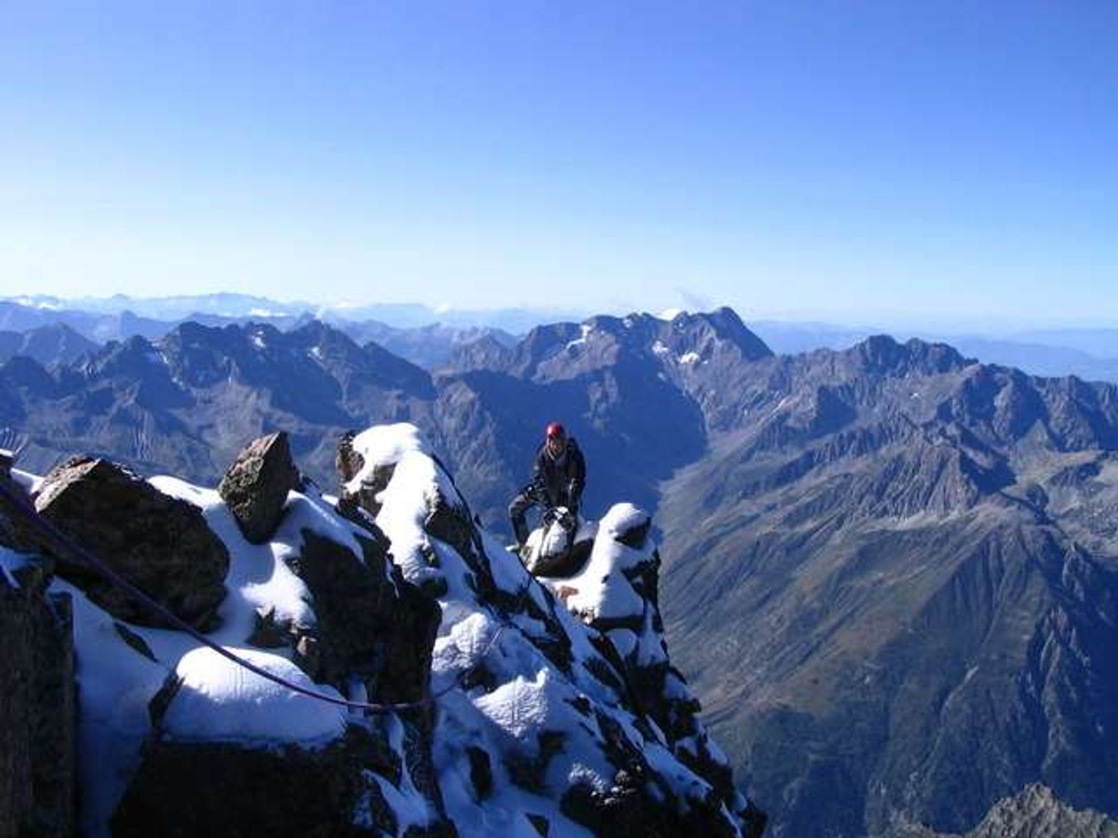 Entre terre et ciel sur l'arête sud de l'Olan