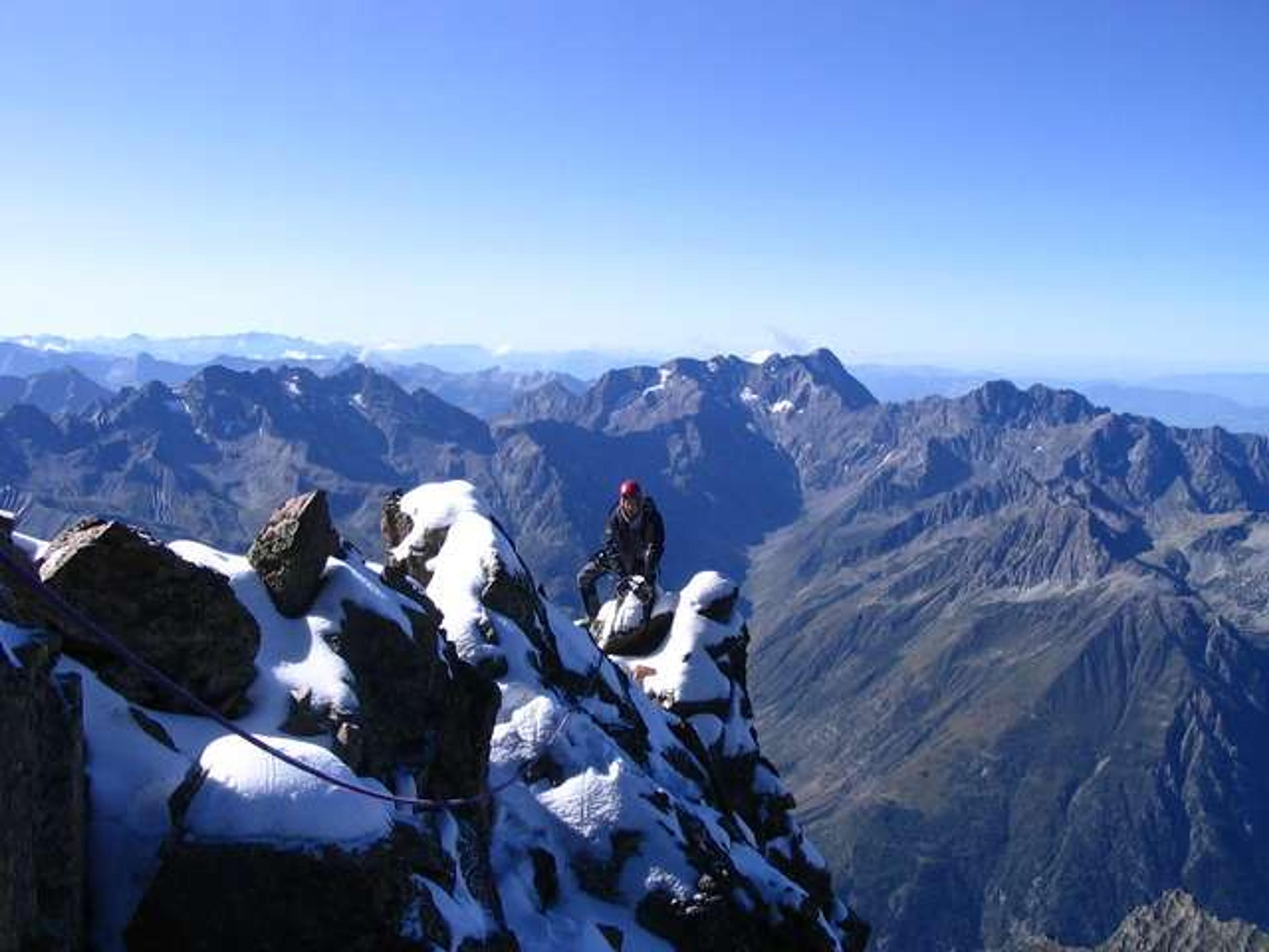 Entre terre et ciel sur l'arête sud de l'Olan
