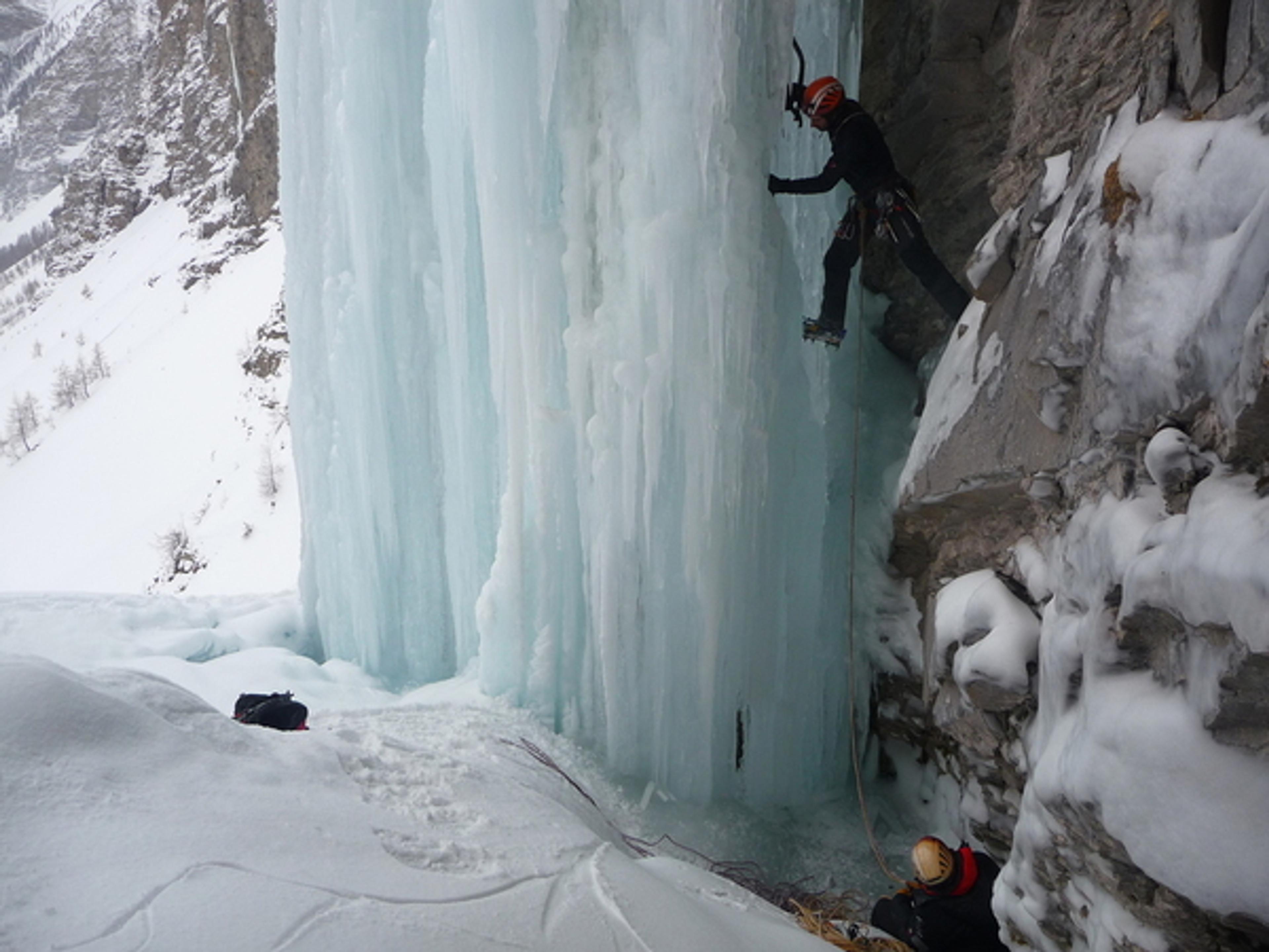 Cascade de glace à Crévoux - Le bel itinéraire mixte