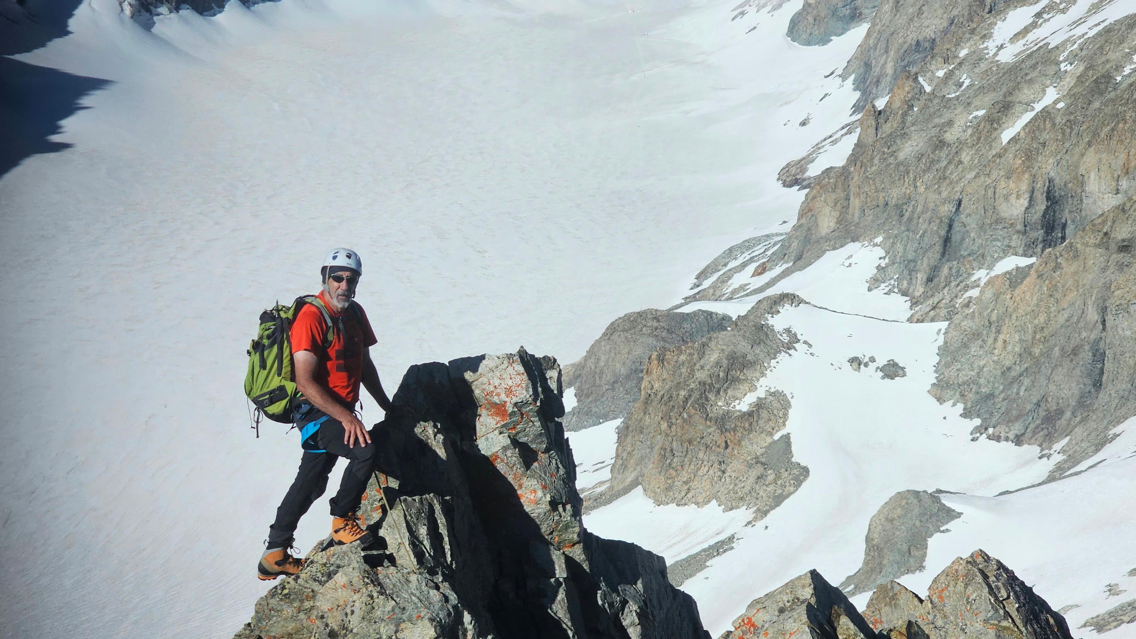 alpiniste sommet pic glacier blanc