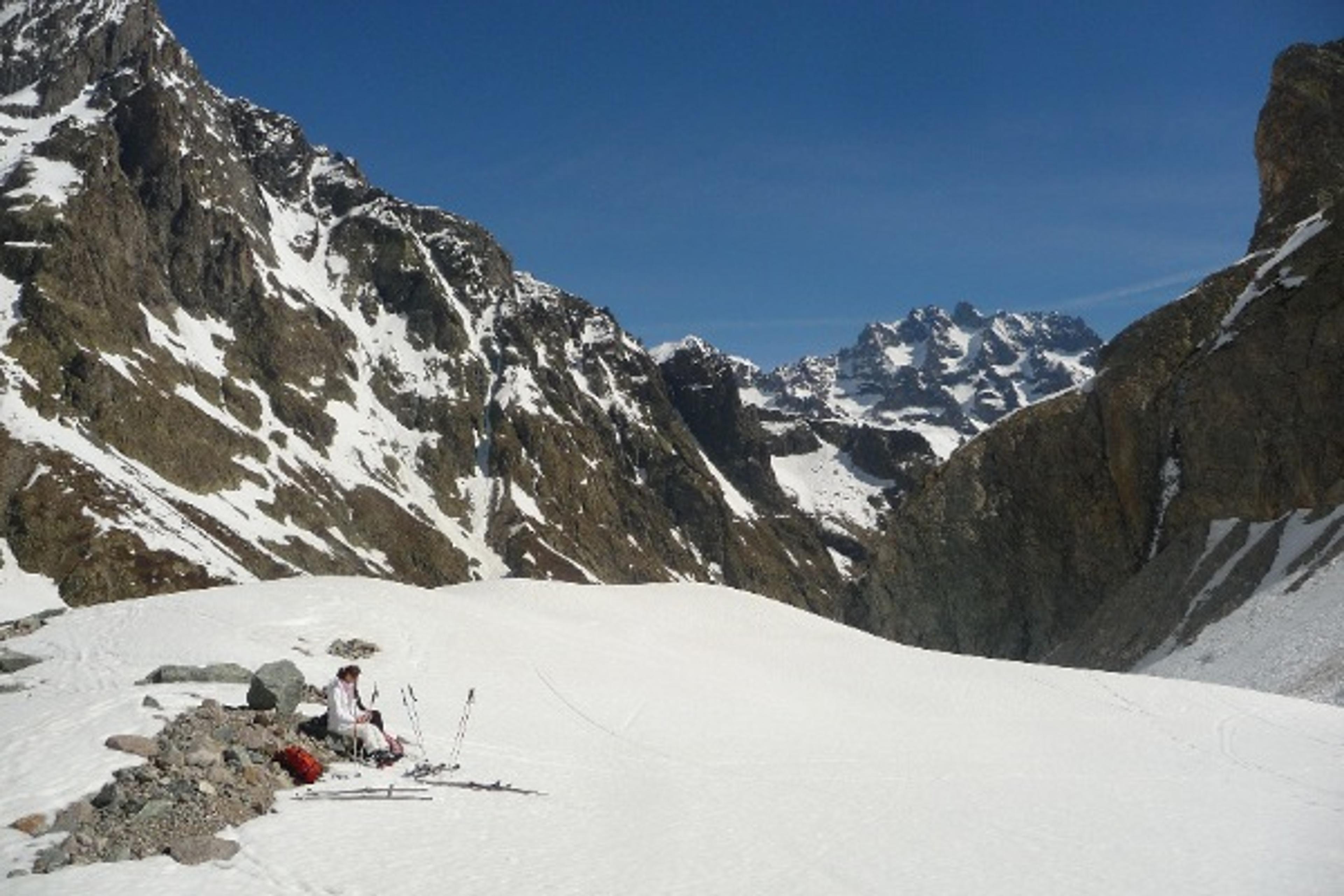Ski Glacier noir - Pause au dessus du verrou