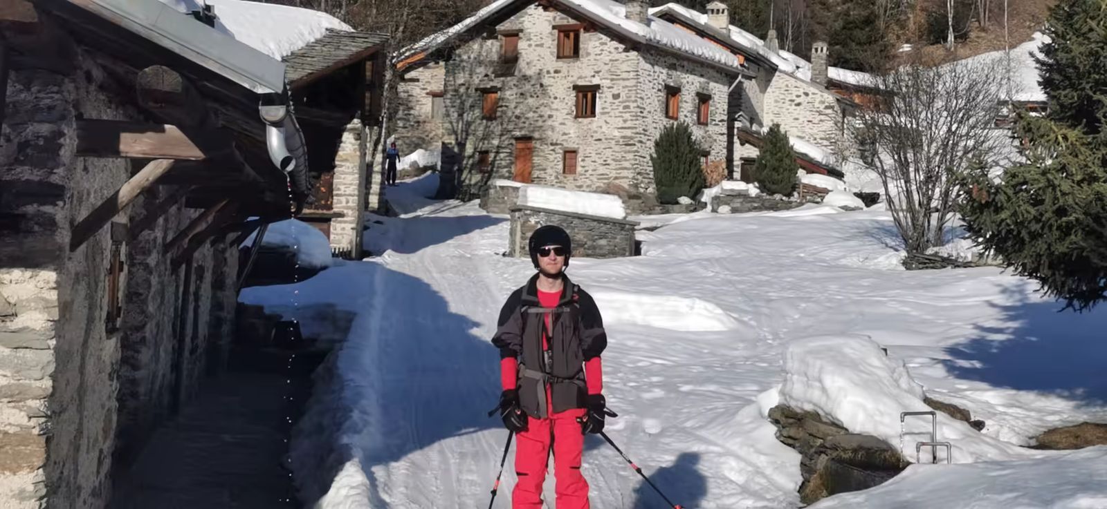 Dans les beaux hameaux de montagne à ski