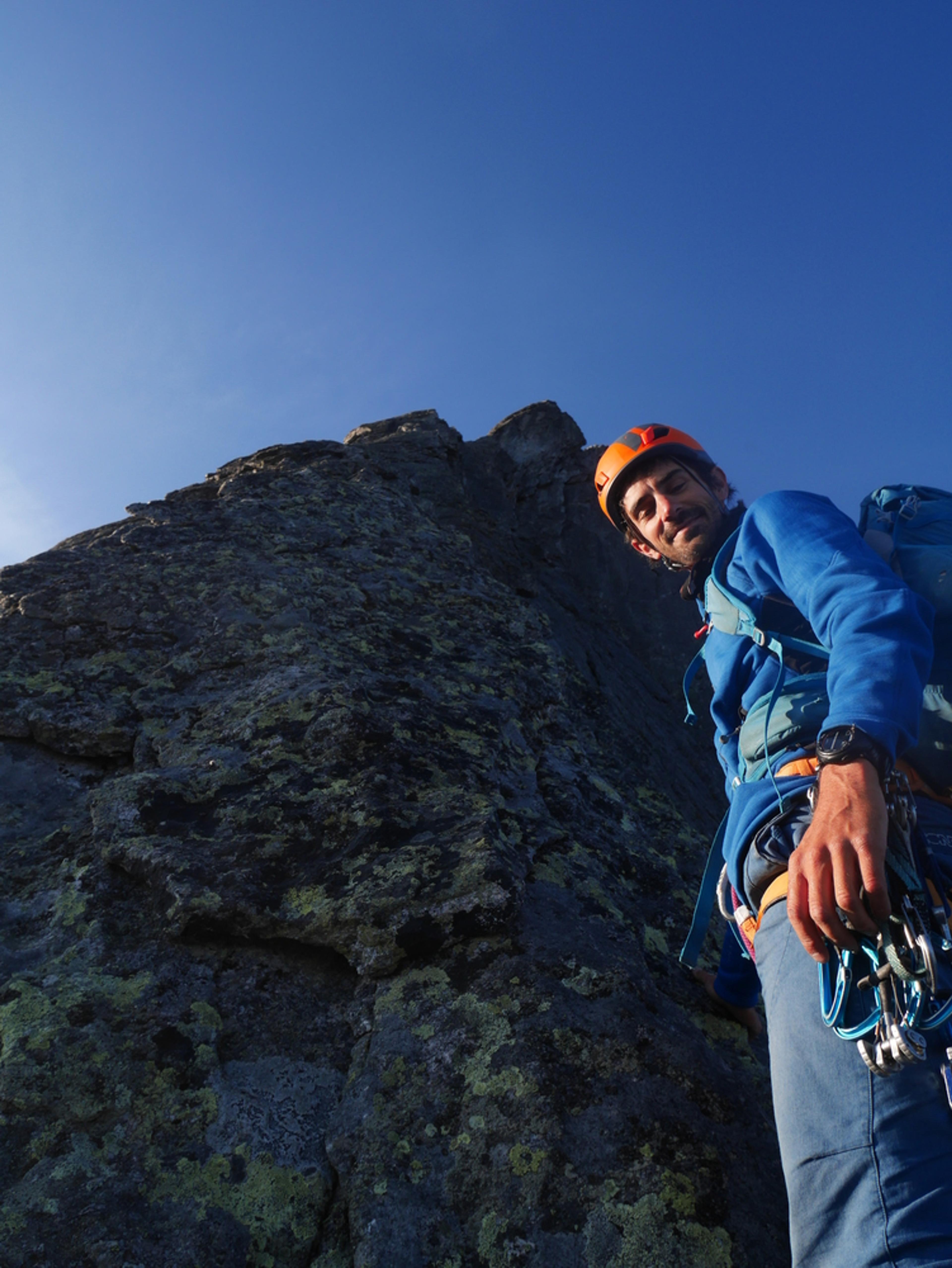Arête nord Piz Badile - Une arête pas tout à fait horizontale