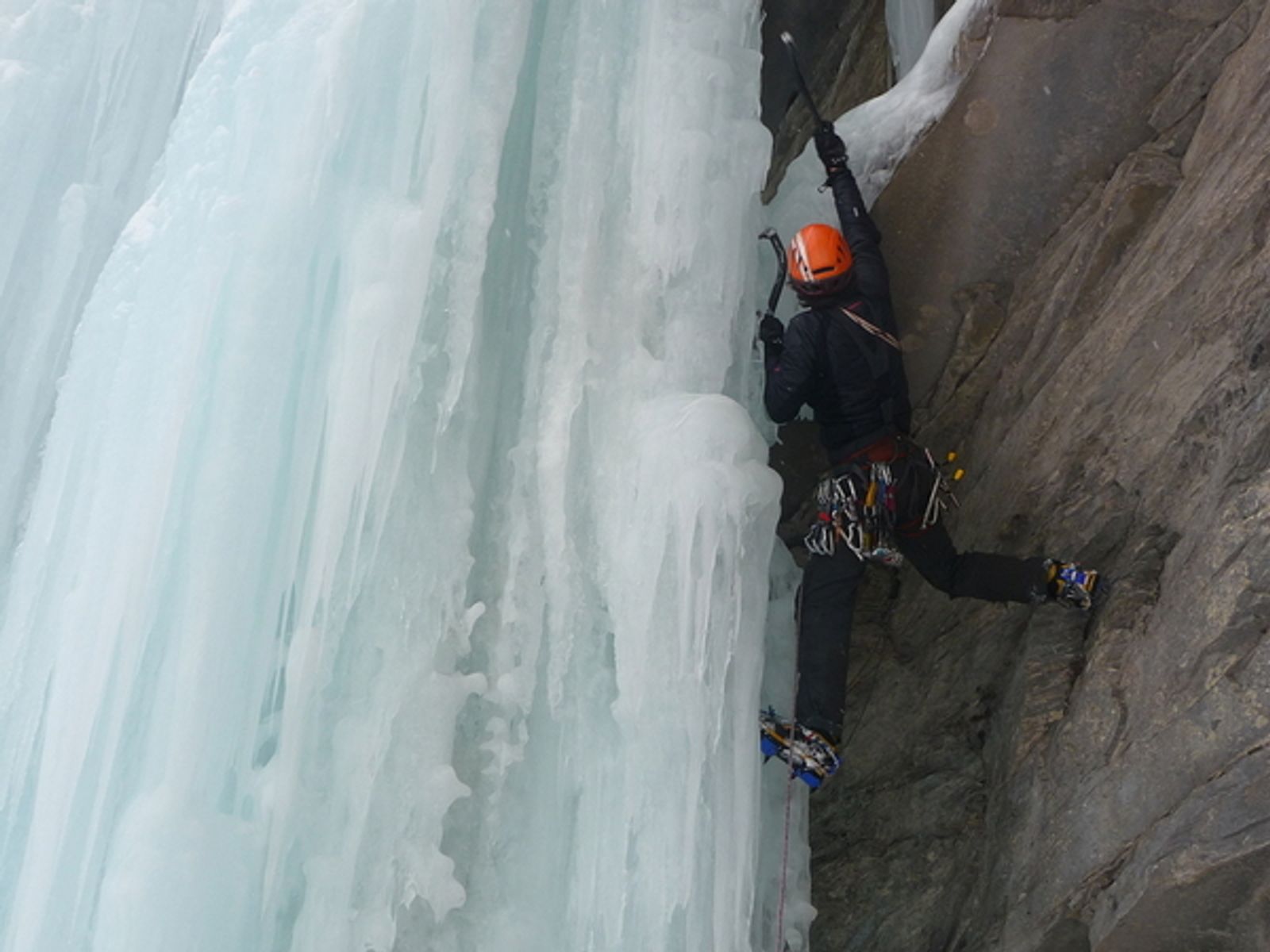 Cascade de glace à Crévoux - Réta acrobatique