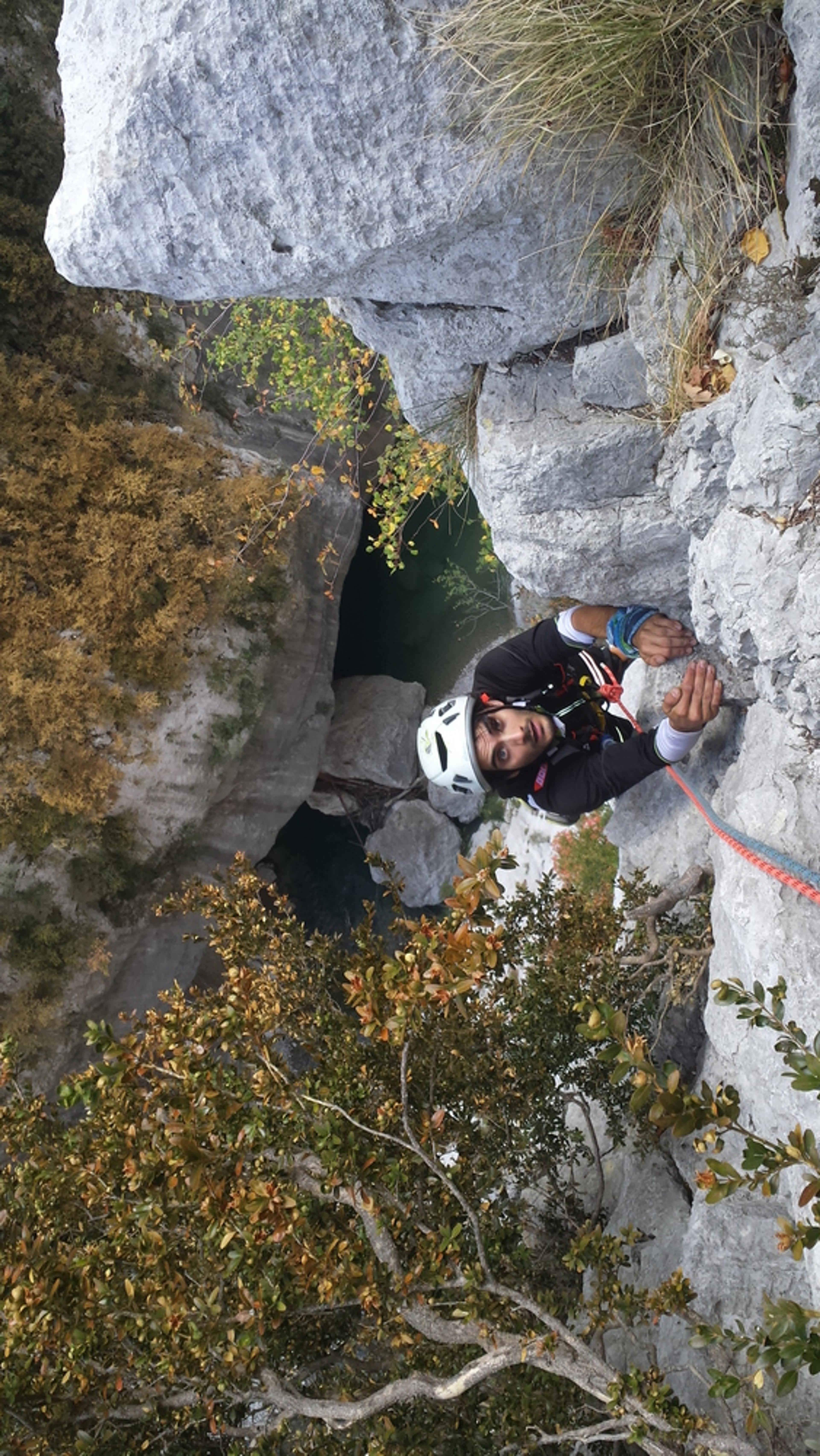 Verdon - l'Offre - Accroché au rocher