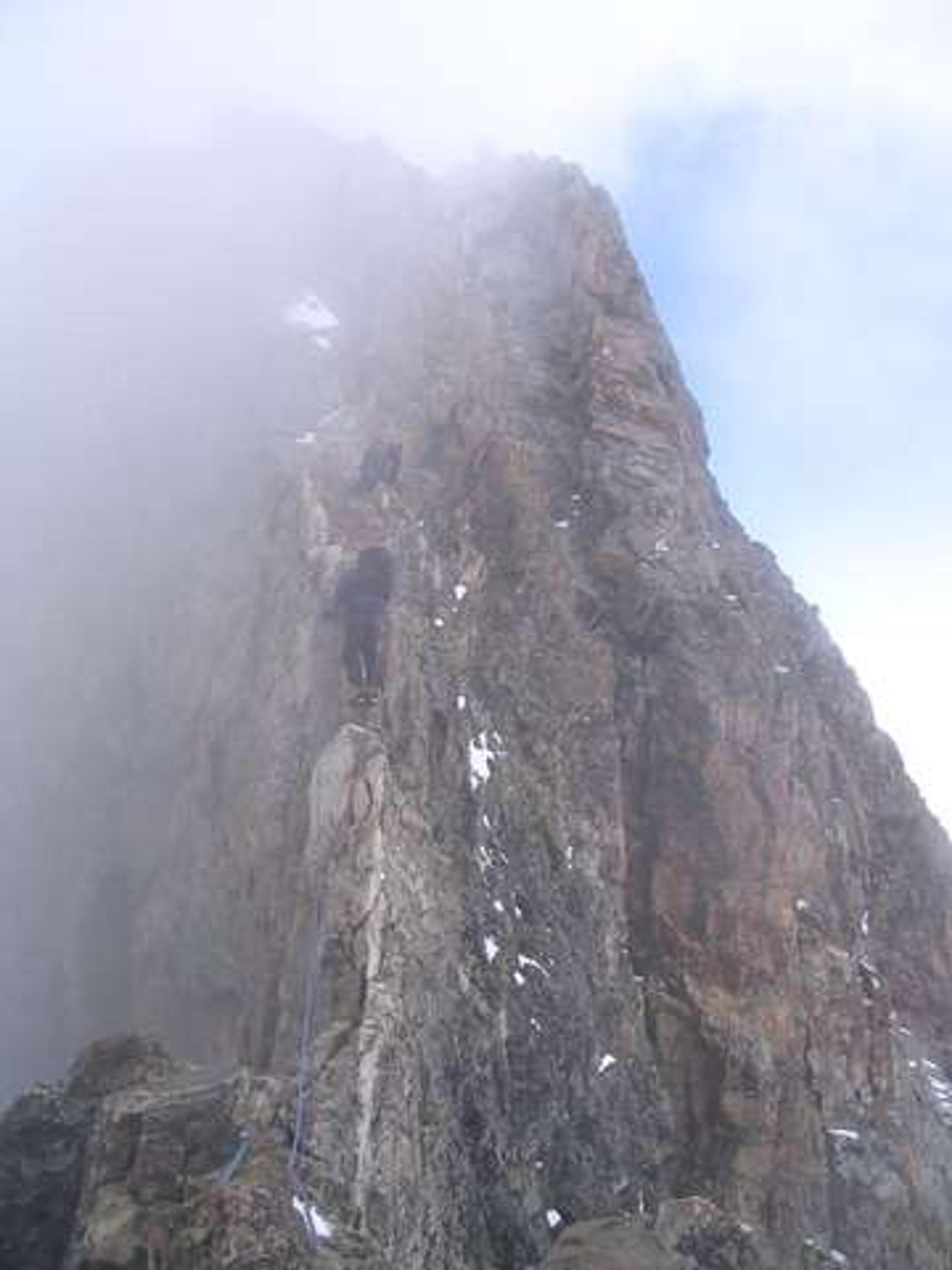 Dans la descente de l'arête sud