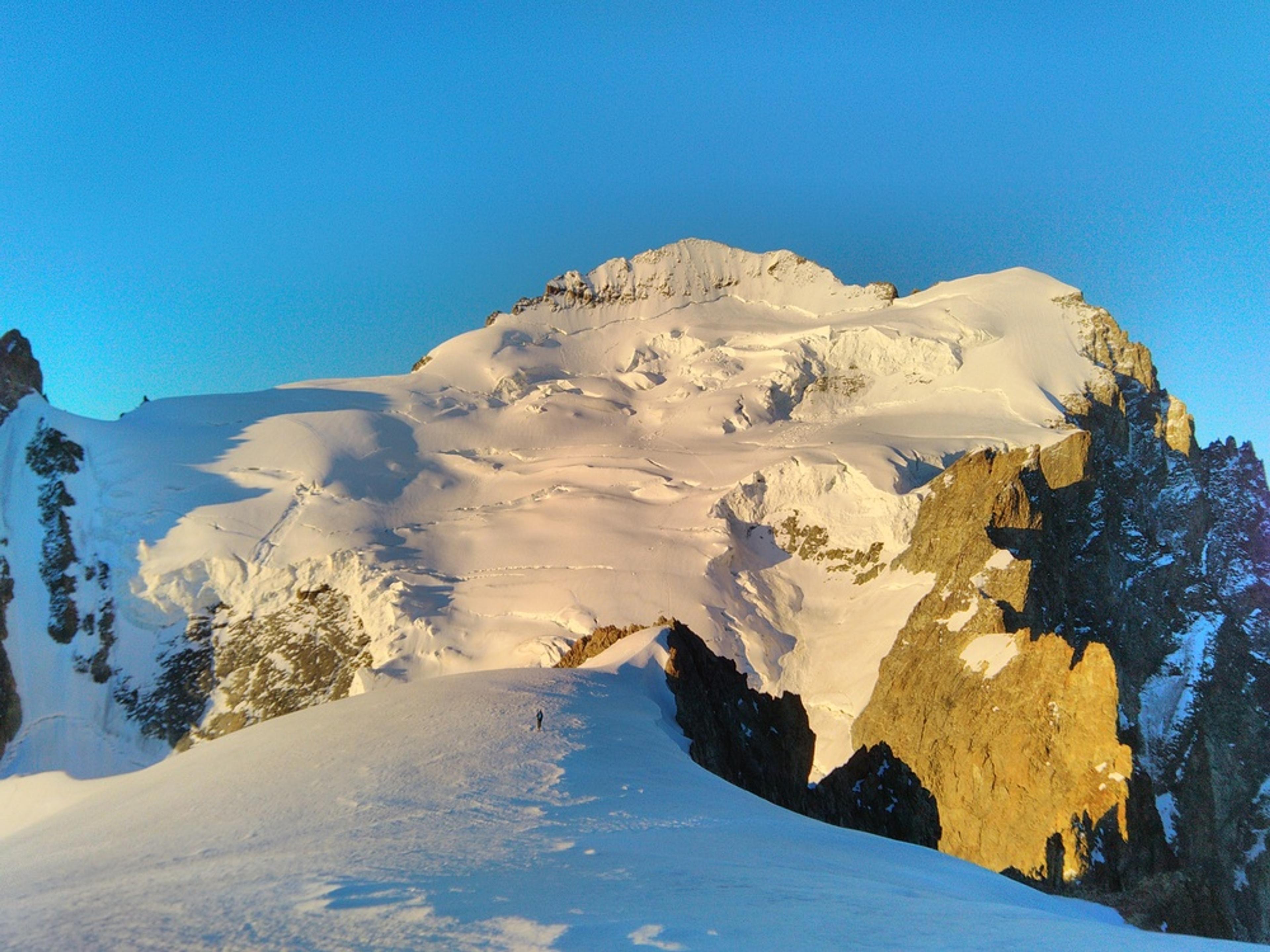 Initiation Alpinisme - Vue sur le Dôme