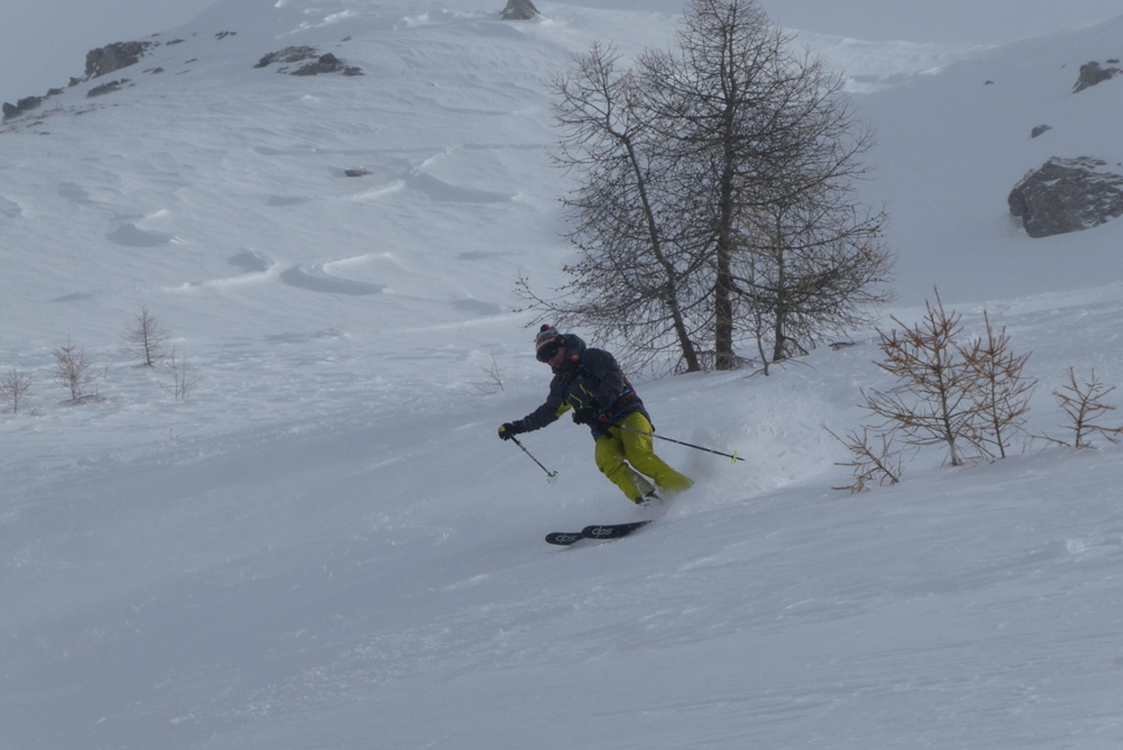 Freerando Bardonecchia - Tor dans les premiers virages poudreux