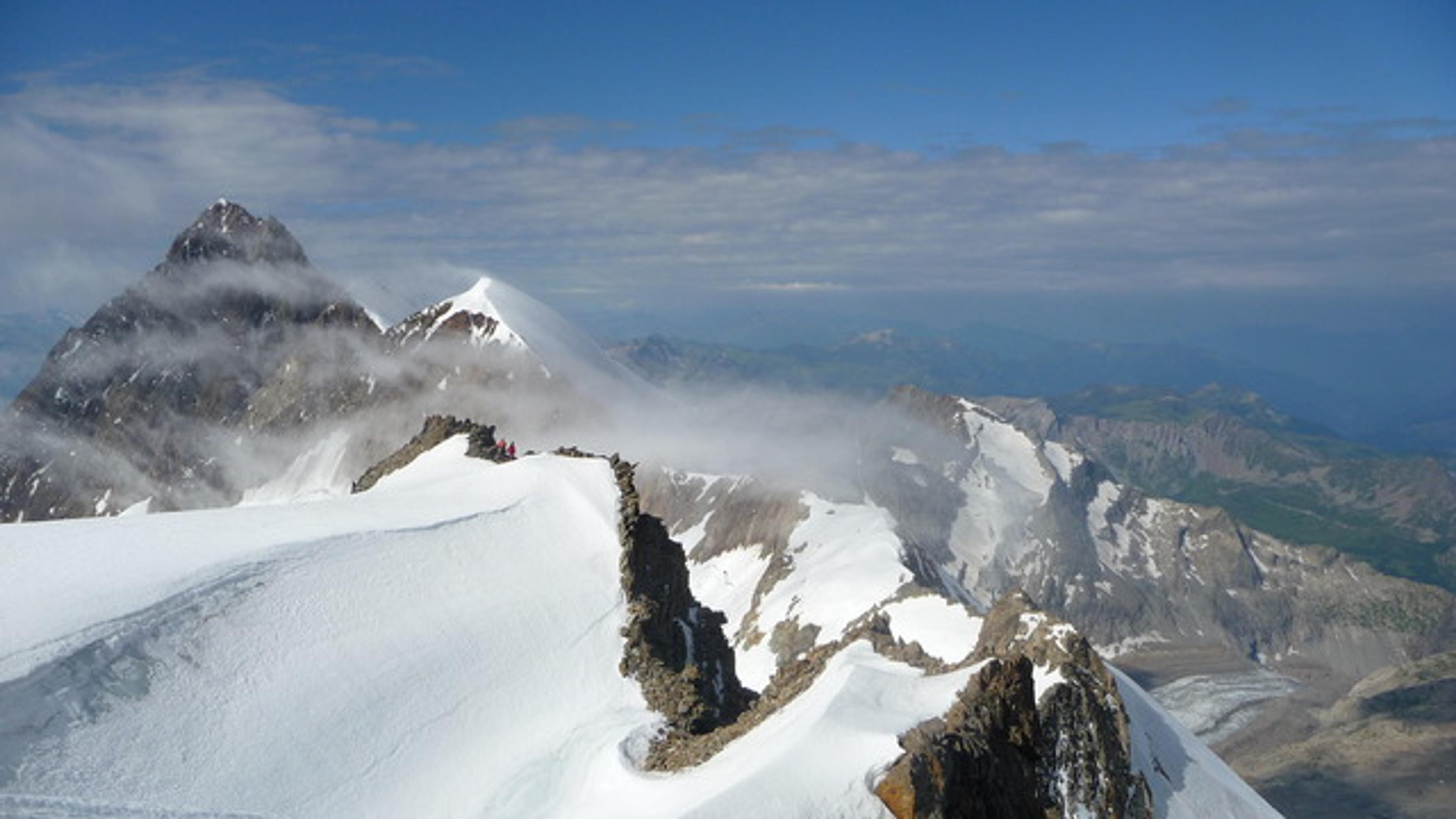 Tré la Tête - L'Aiguille des Glaciers et la Lée Blanche vues du Glacier suspendu